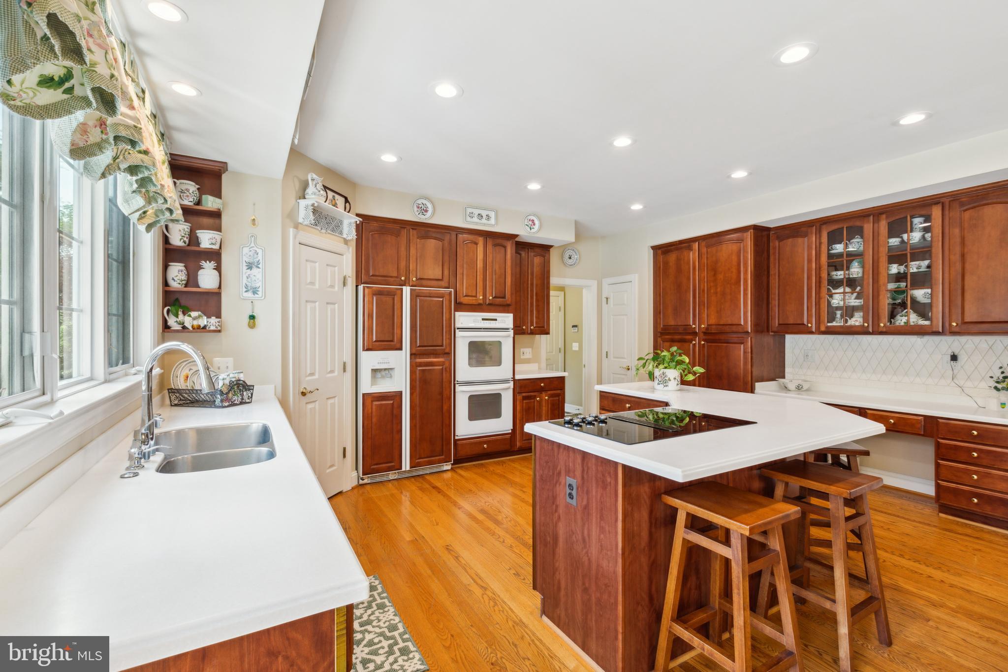 GOLDEN POND OVERLOOK - Residential