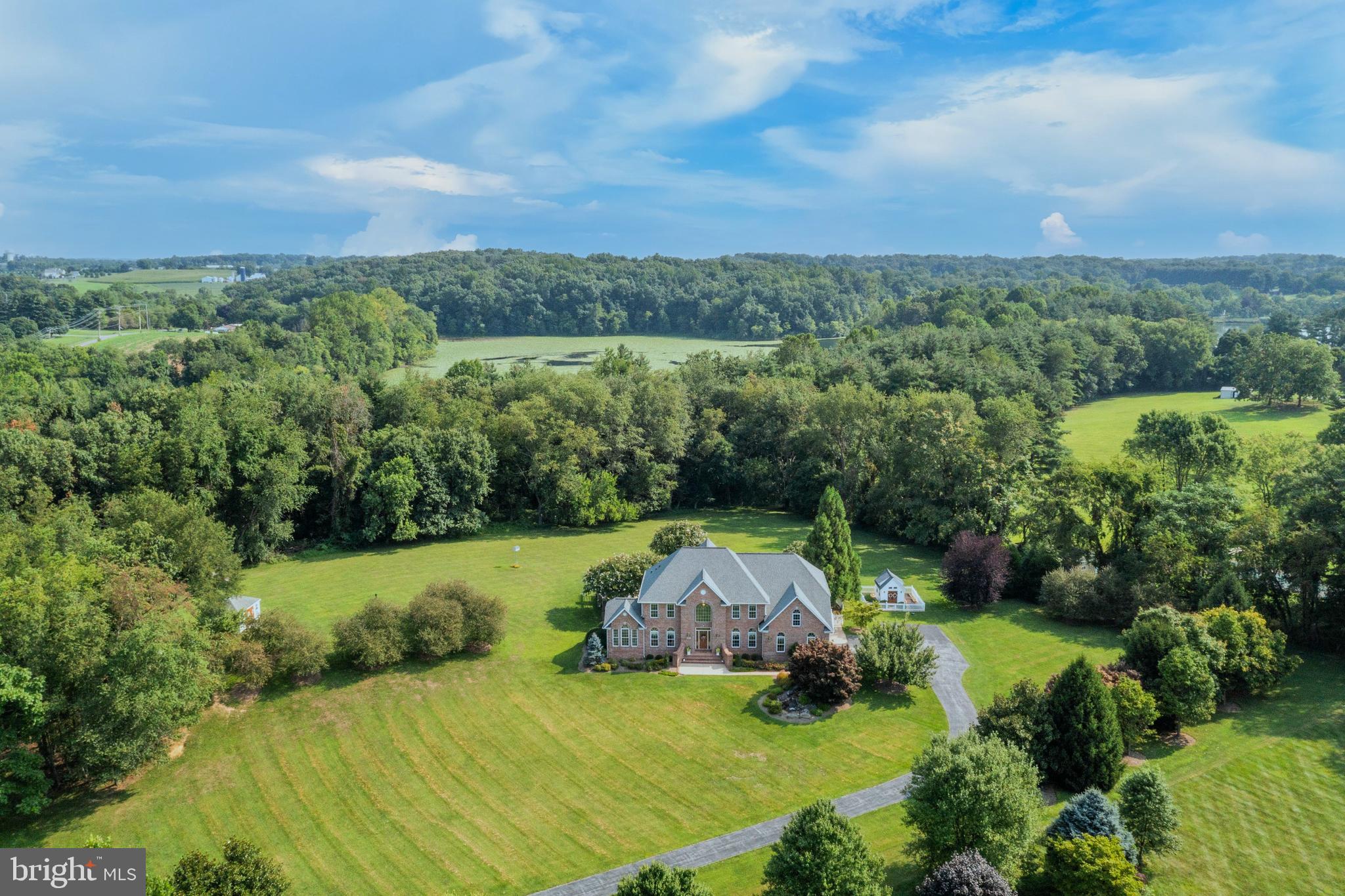GOLDEN POND OVERLOOK - Residential