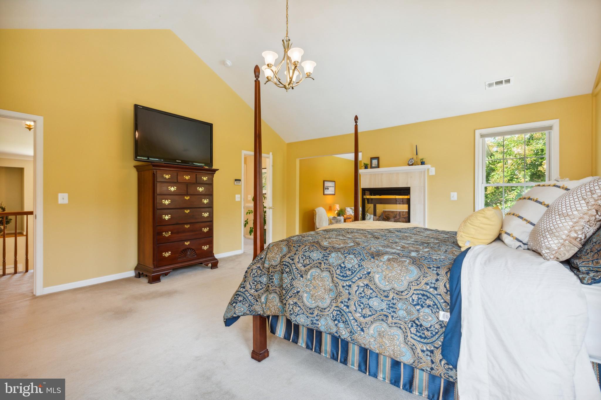 GOLDEN POND OVERLOOK - Residential