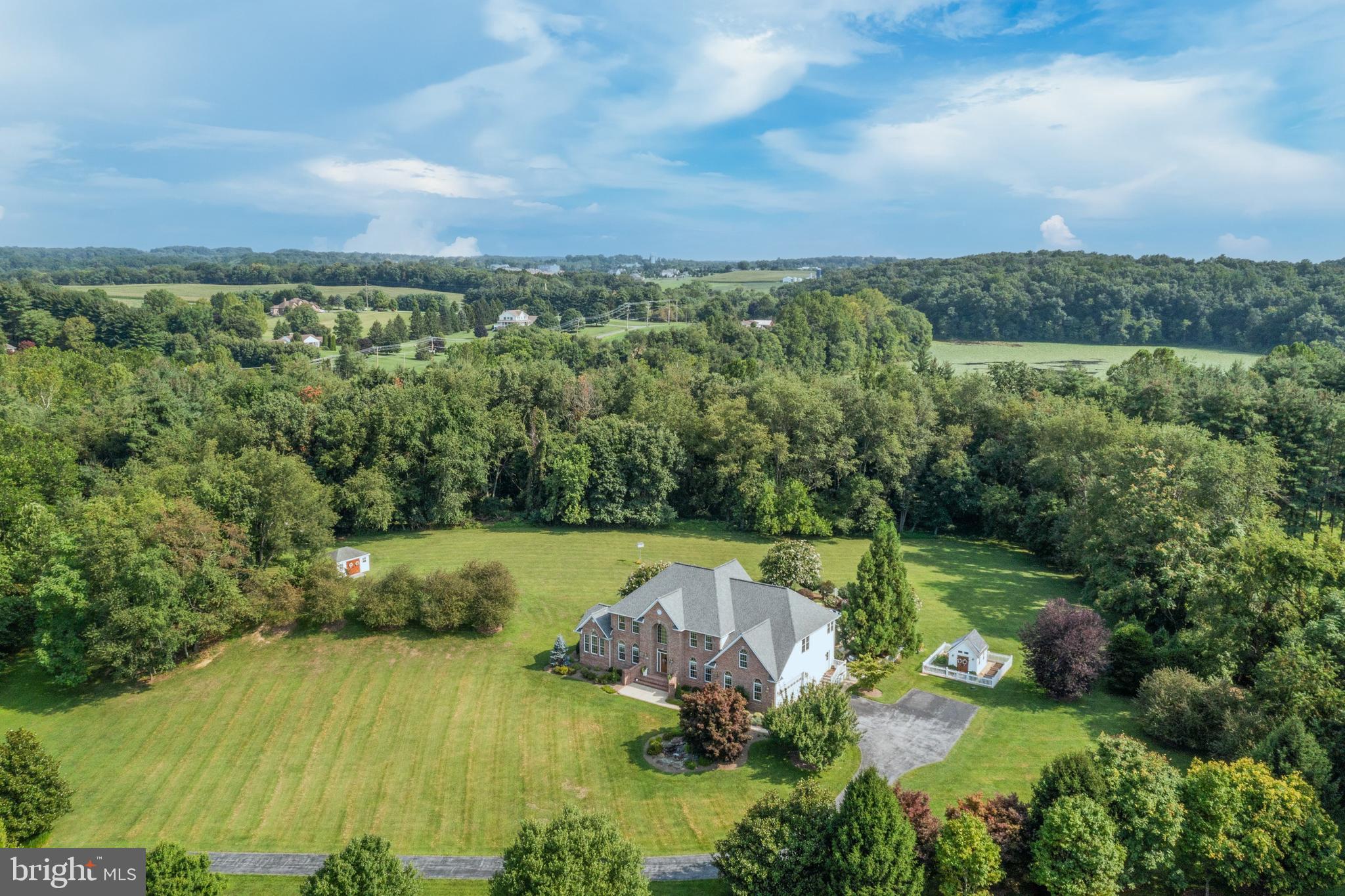 GOLDEN POND OVERLOOK - Residential