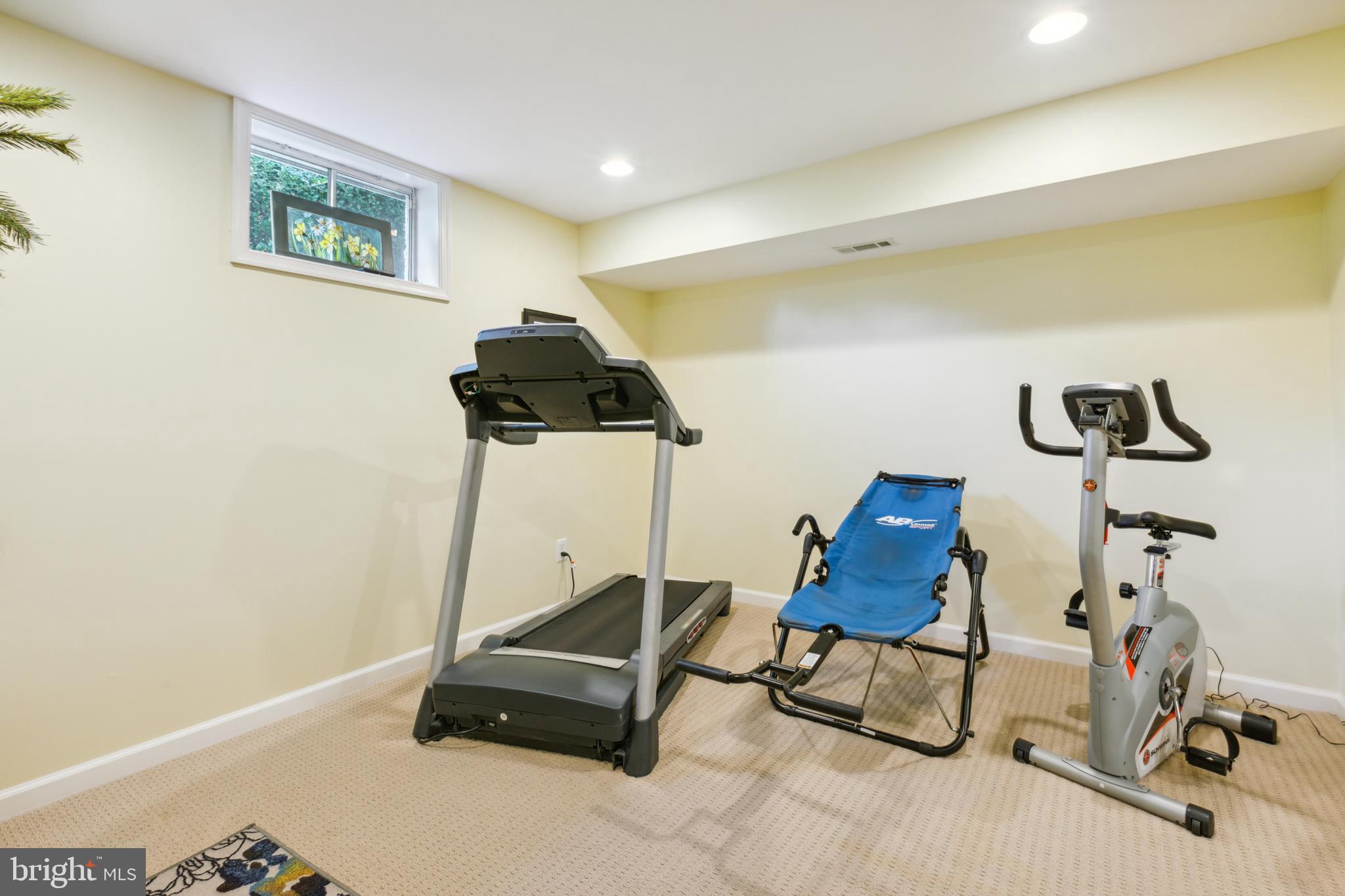 GOLDEN POND OVERLOOK - Residential