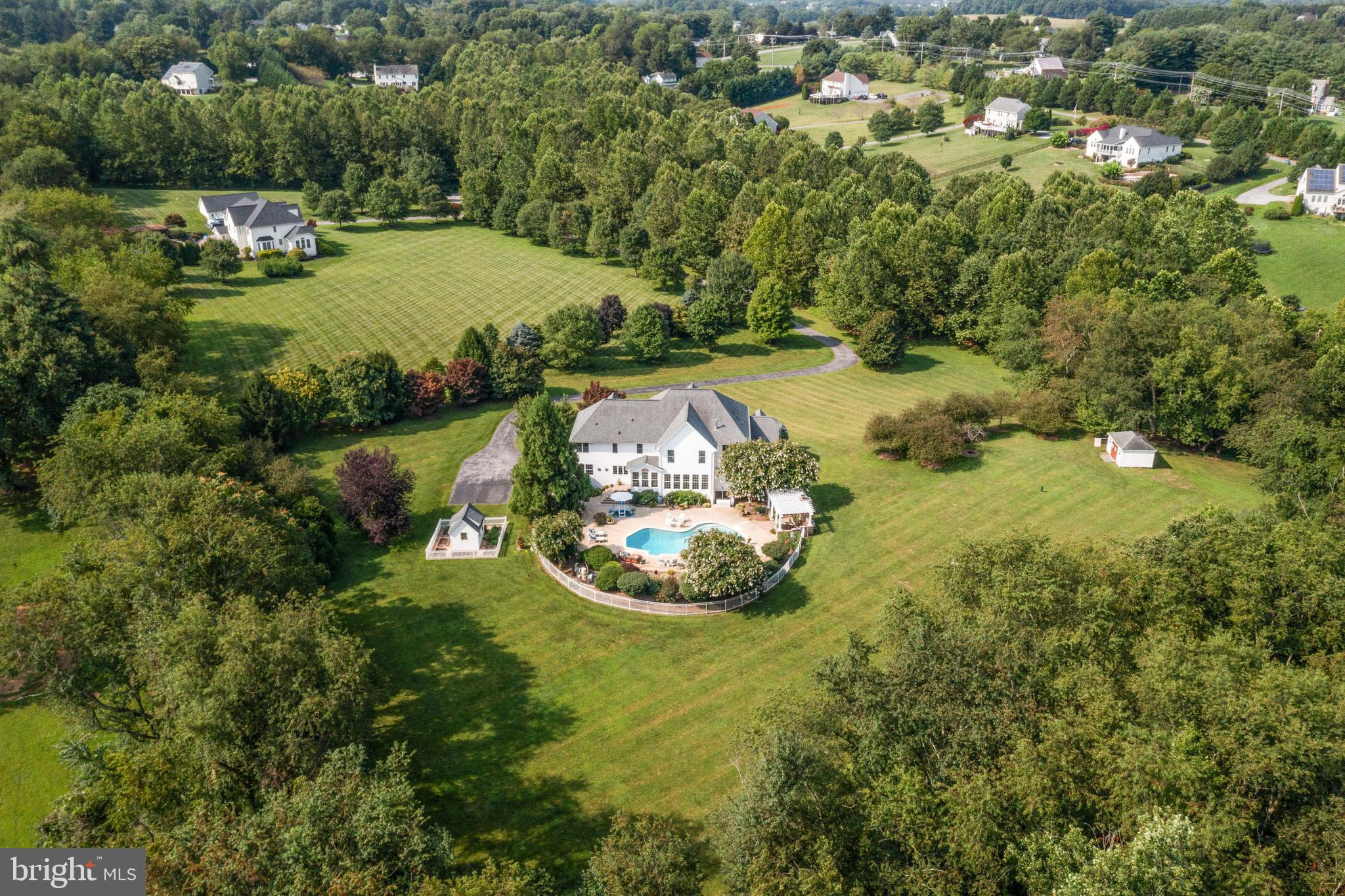 GOLDEN POND OVERLOOK - Residential
