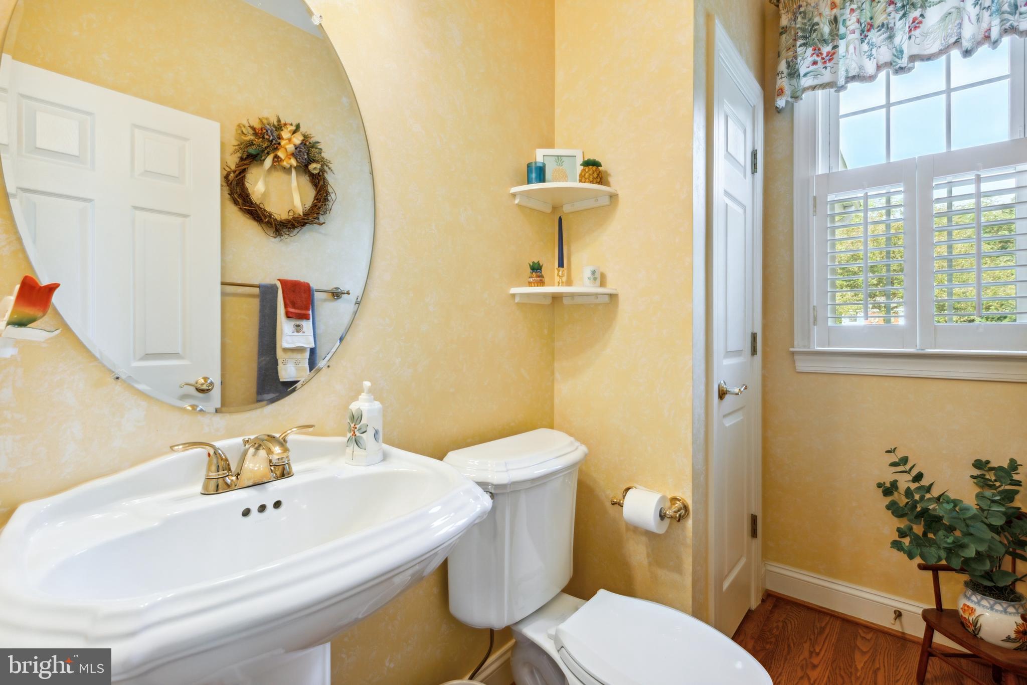 GOLDEN POND OVERLOOK - Residential