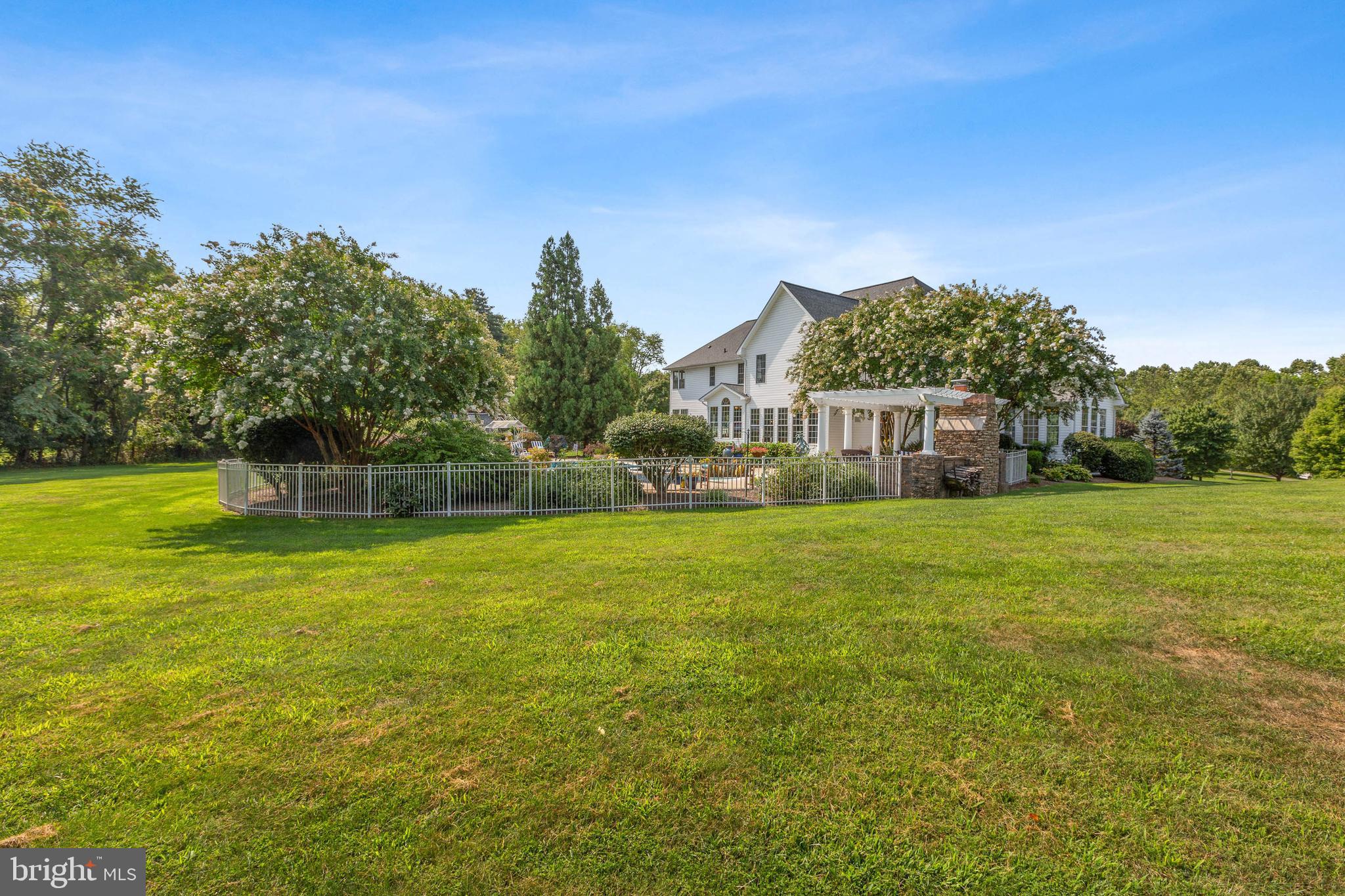 GOLDEN POND OVERLOOK - Residential