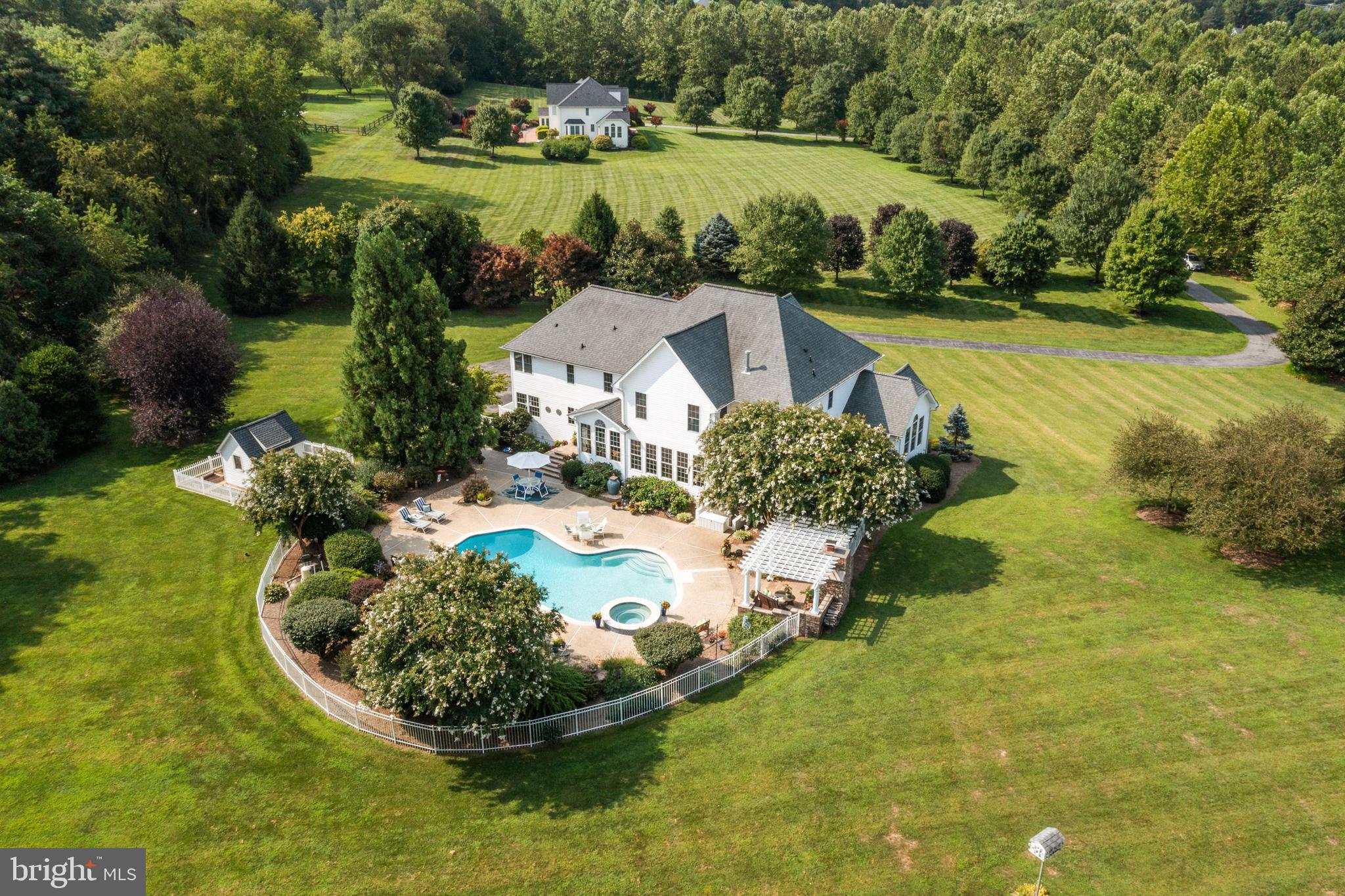 GOLDEN POND OVERLOOK - Residential
