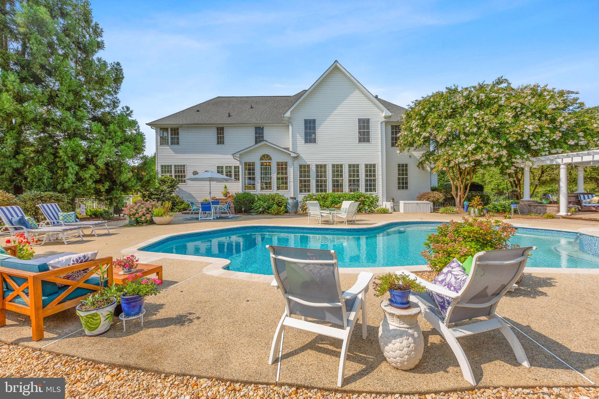GOLDEN POND OVERLOOK - Residential