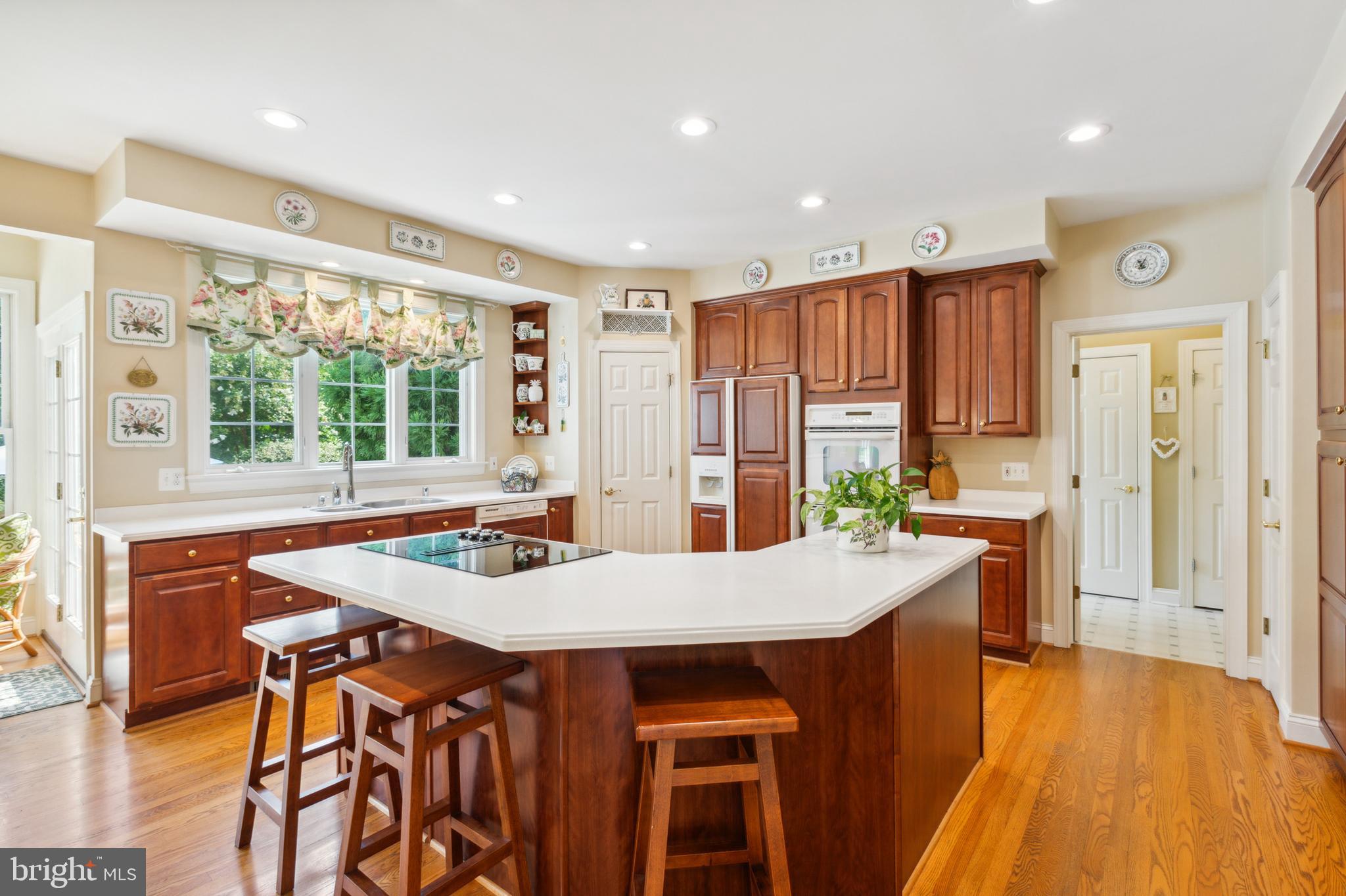 GOLDEN POND OVERLOOK - Residential