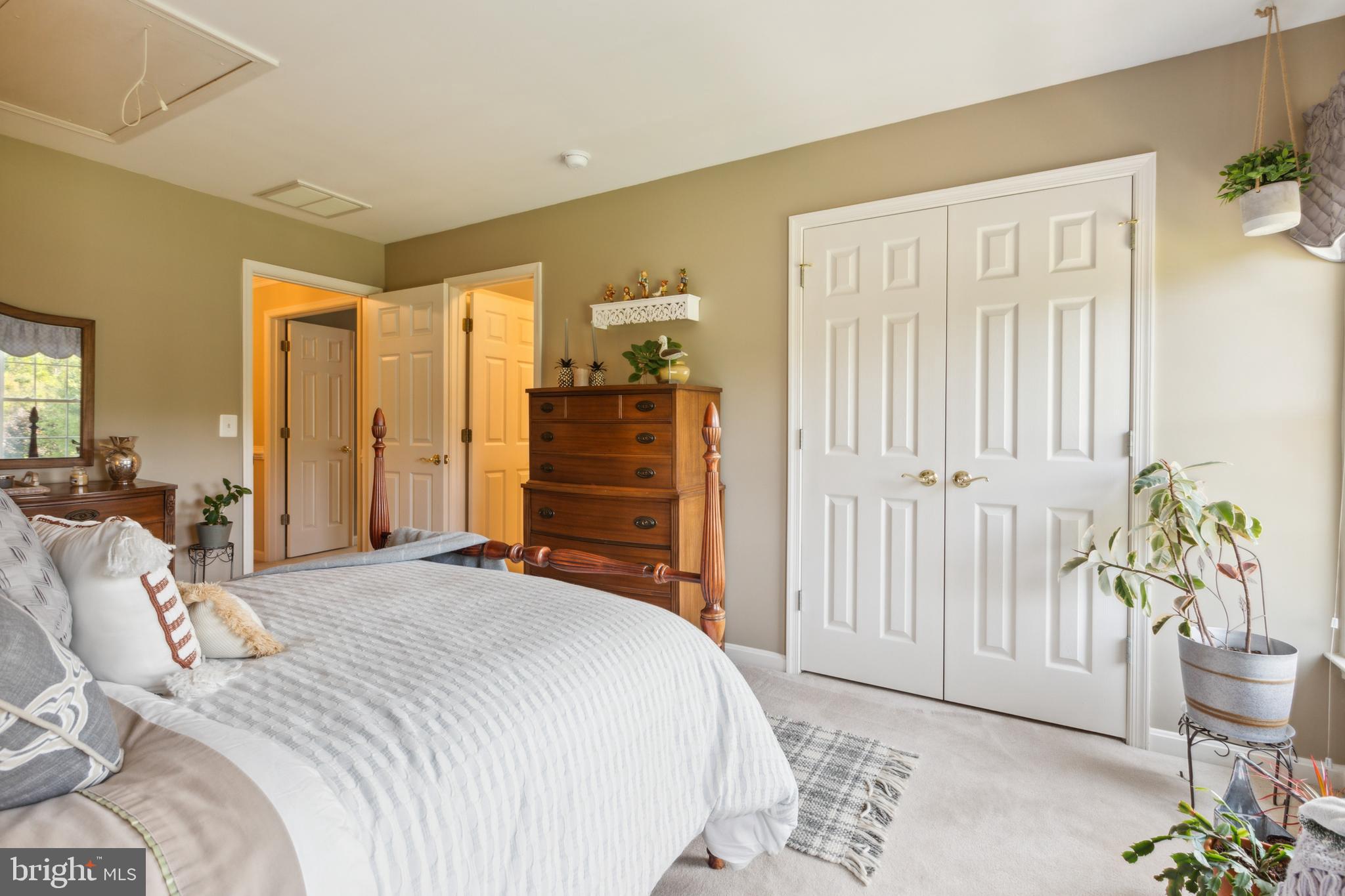 GOLDEN POND OVERLOOK - Residential