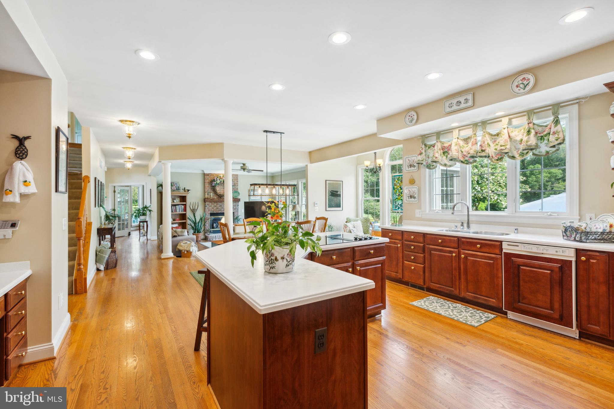 GOLDEN POND OVERLOOK - Residential