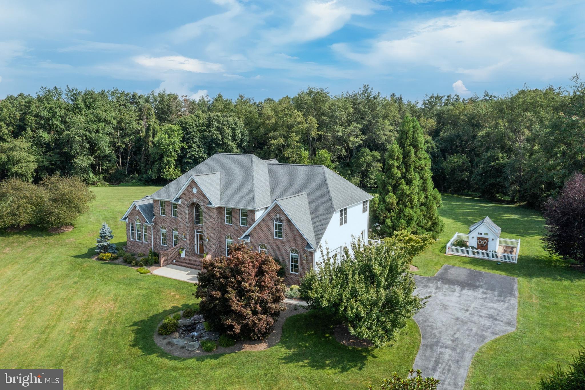 GOLDEN POND OVERLOOK - Residential
