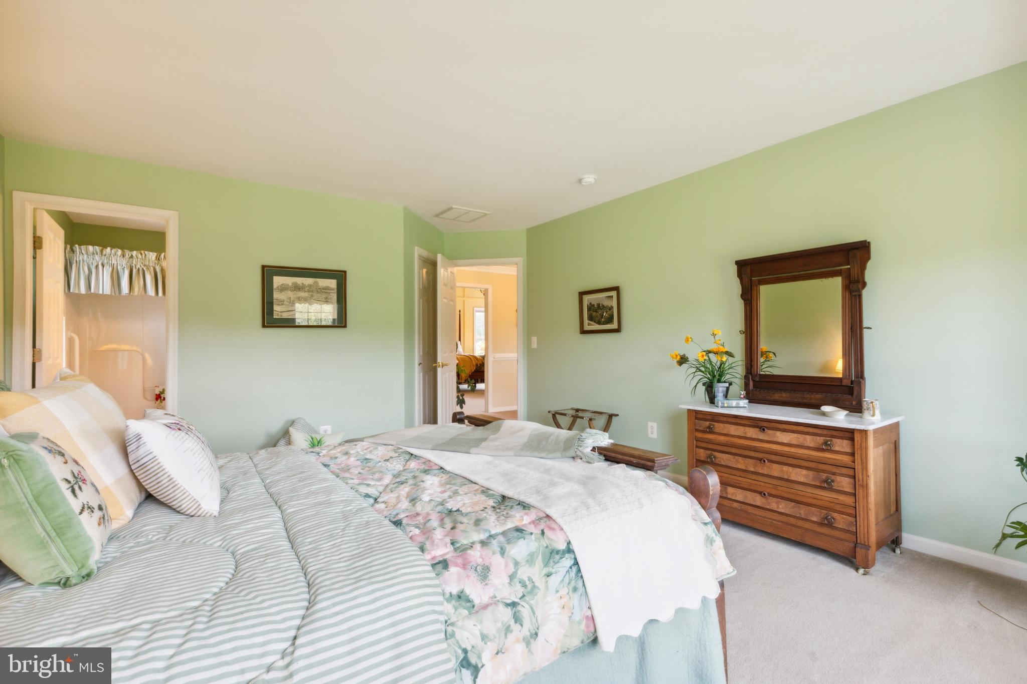 GOLDEN POND OVERLOOK - Residential