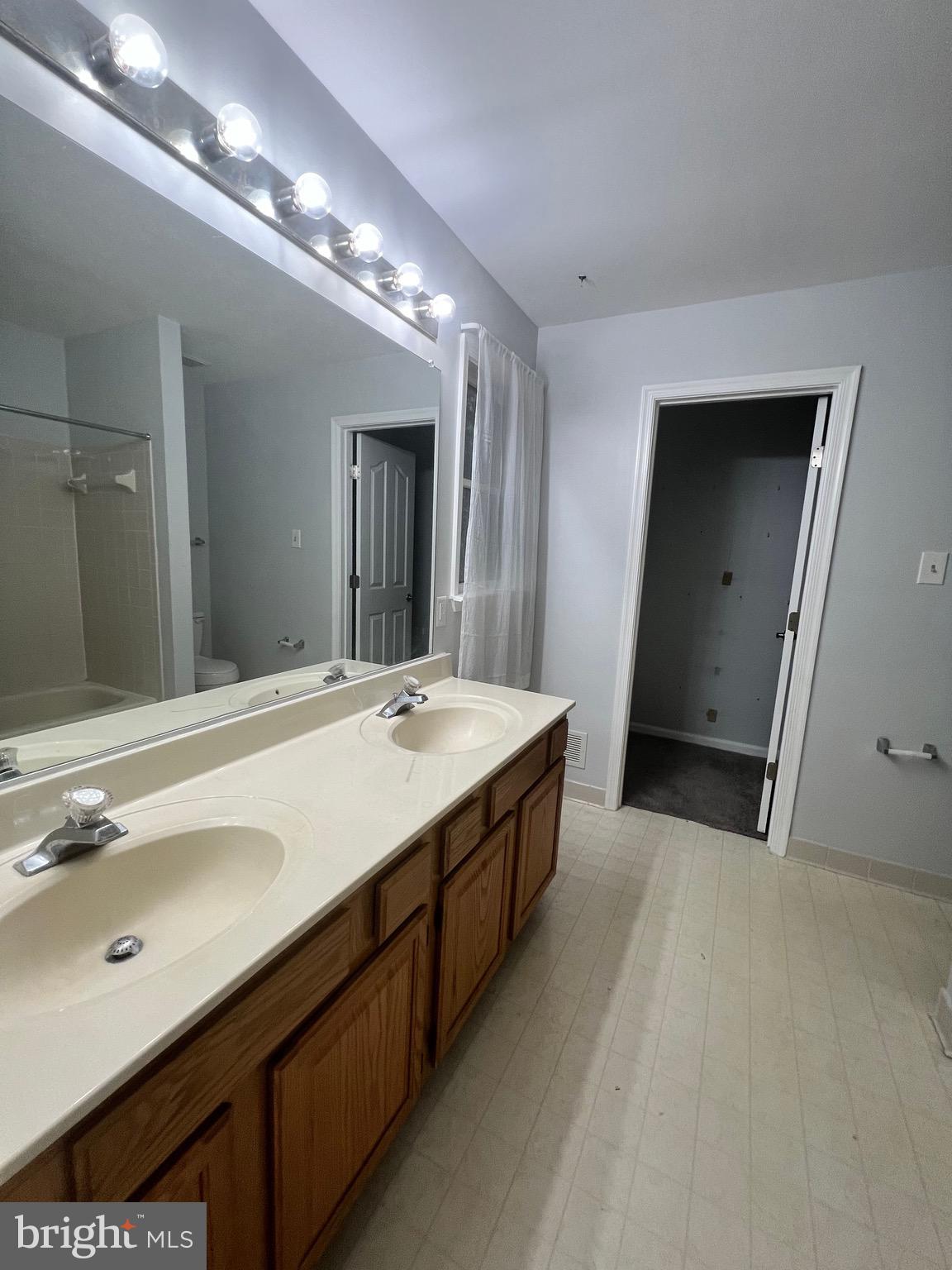 WHEATFIELD - Residential Lease