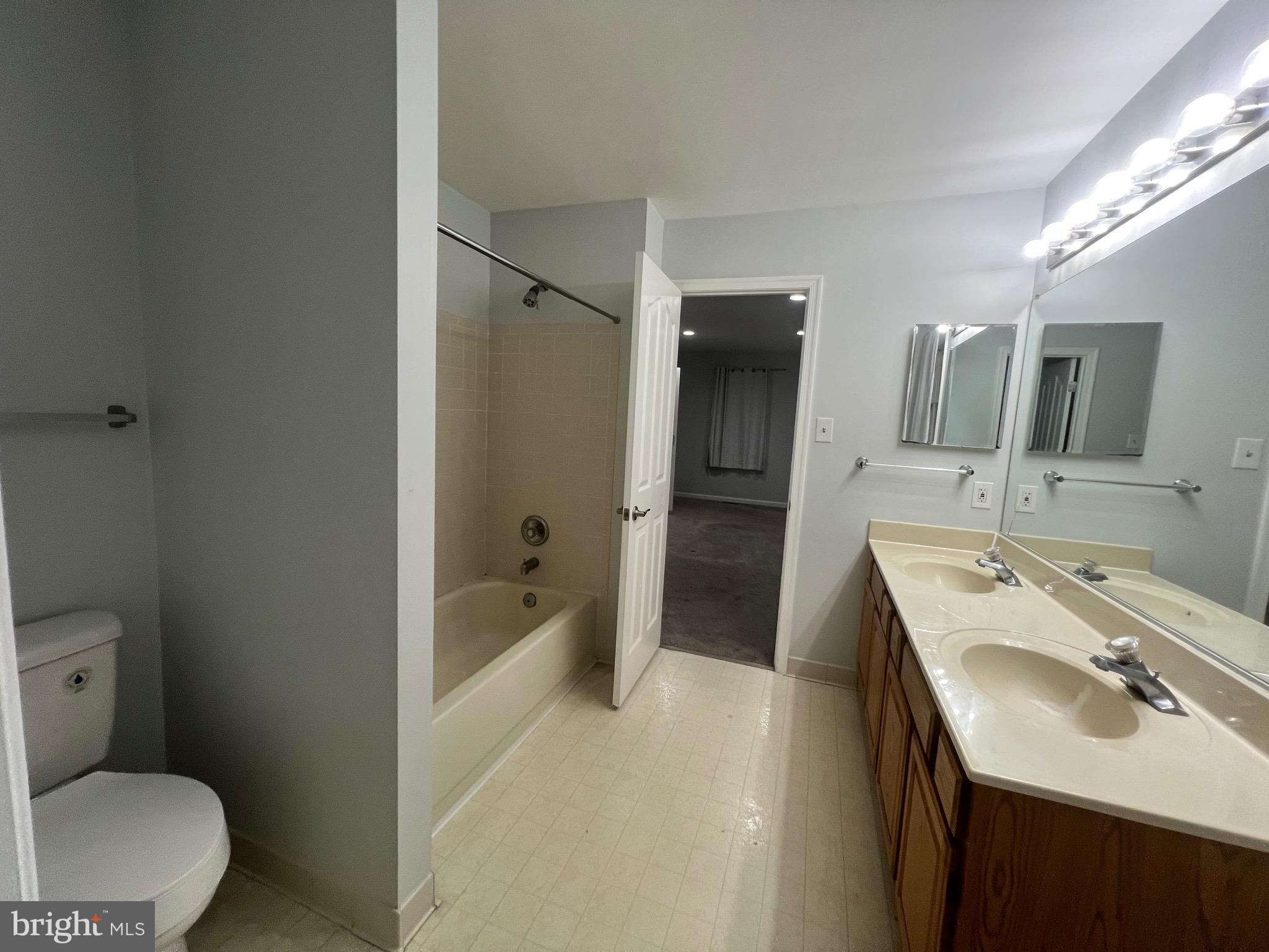 WHEATFIELD - Residential Lease