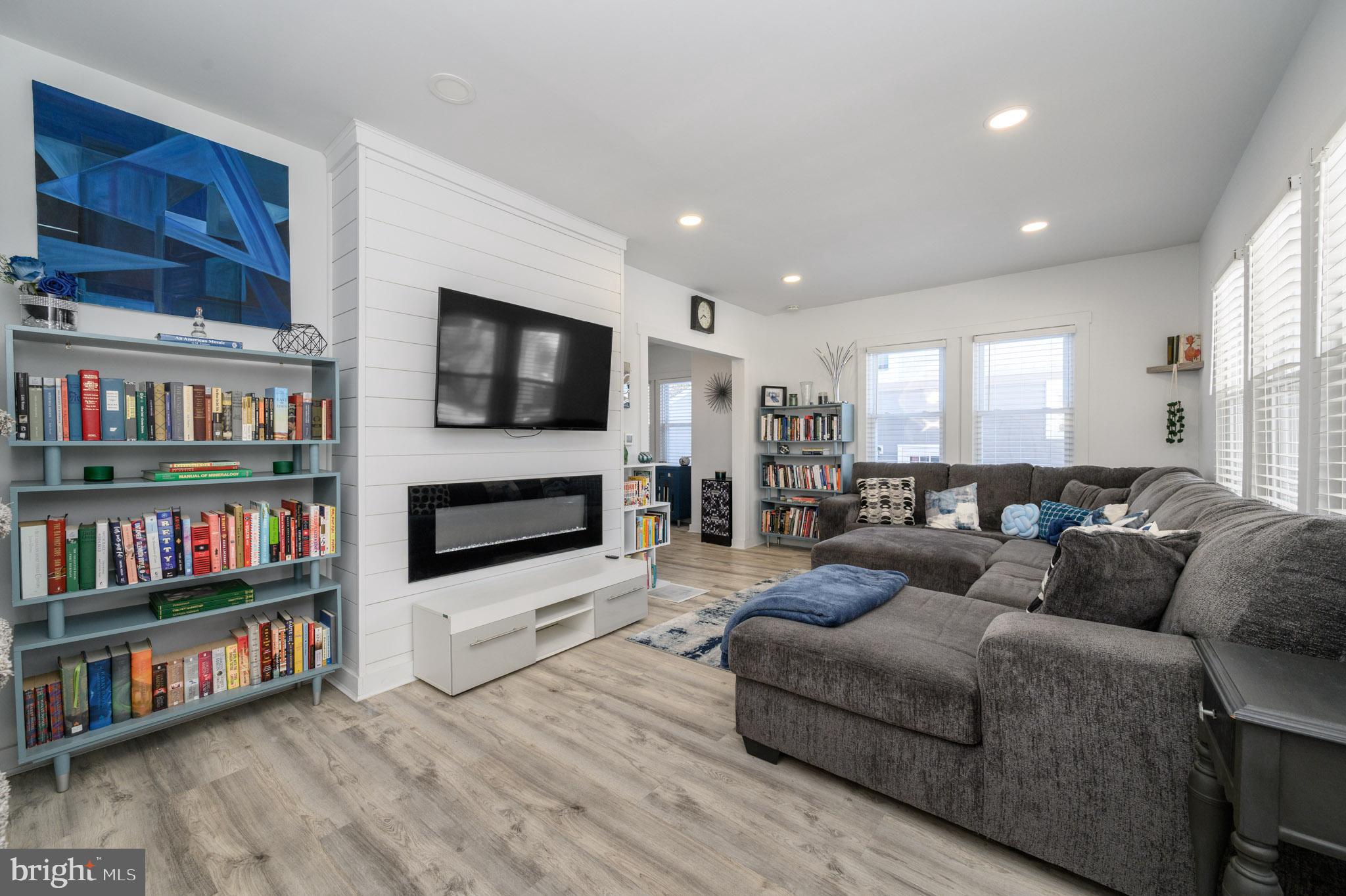 317 BILLINGSPORT ROAD