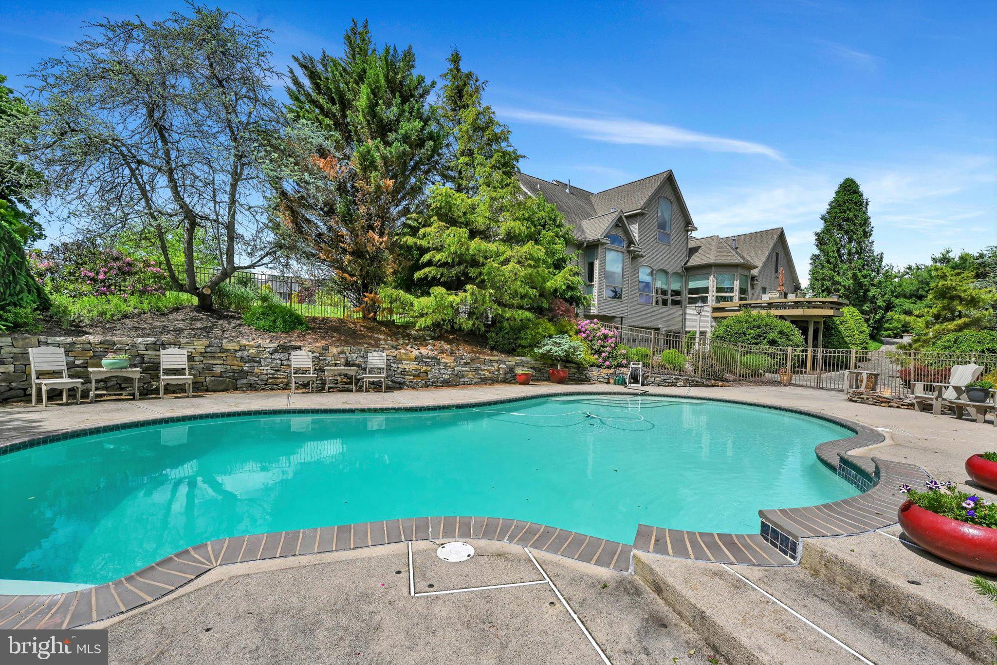 1161 SUNSET DRIVE