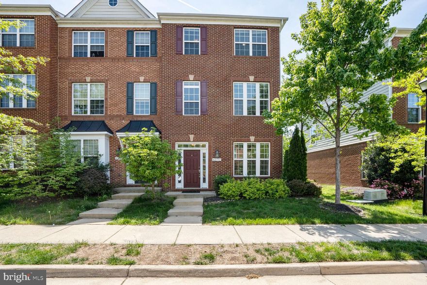 Spanning 3 levels and 2,020 sq ft, this beautifully kept end-unit townhome features 4 spacious bedrooms, 3 full baths, and a half bath. Enjoy the convenience of a 2-car rear-entry garage and elegant hardwood floors on the main level. The gourmet kitchen boasts maple cabinetry, granite countertops, and GE stainless steel appliances. The primary suite includes a walk-in closet and a luxurious bathroom with a separate shower.
Located just off Belmont Ridge Road, with quick access to Route 267. A commuter’s dream—steps to a bus stop offering service to Tysons and West Falls Church. Close to shopping centers, grocery stores, medical facilities, and top-rated schools. Ample visitor and street parking make this home even more convenient.