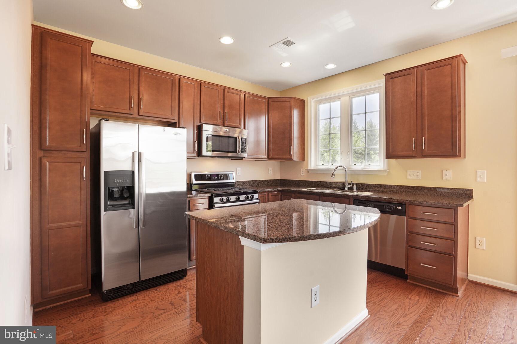 GOOSE CREEK VILLAGE NORTH - Residential Lease