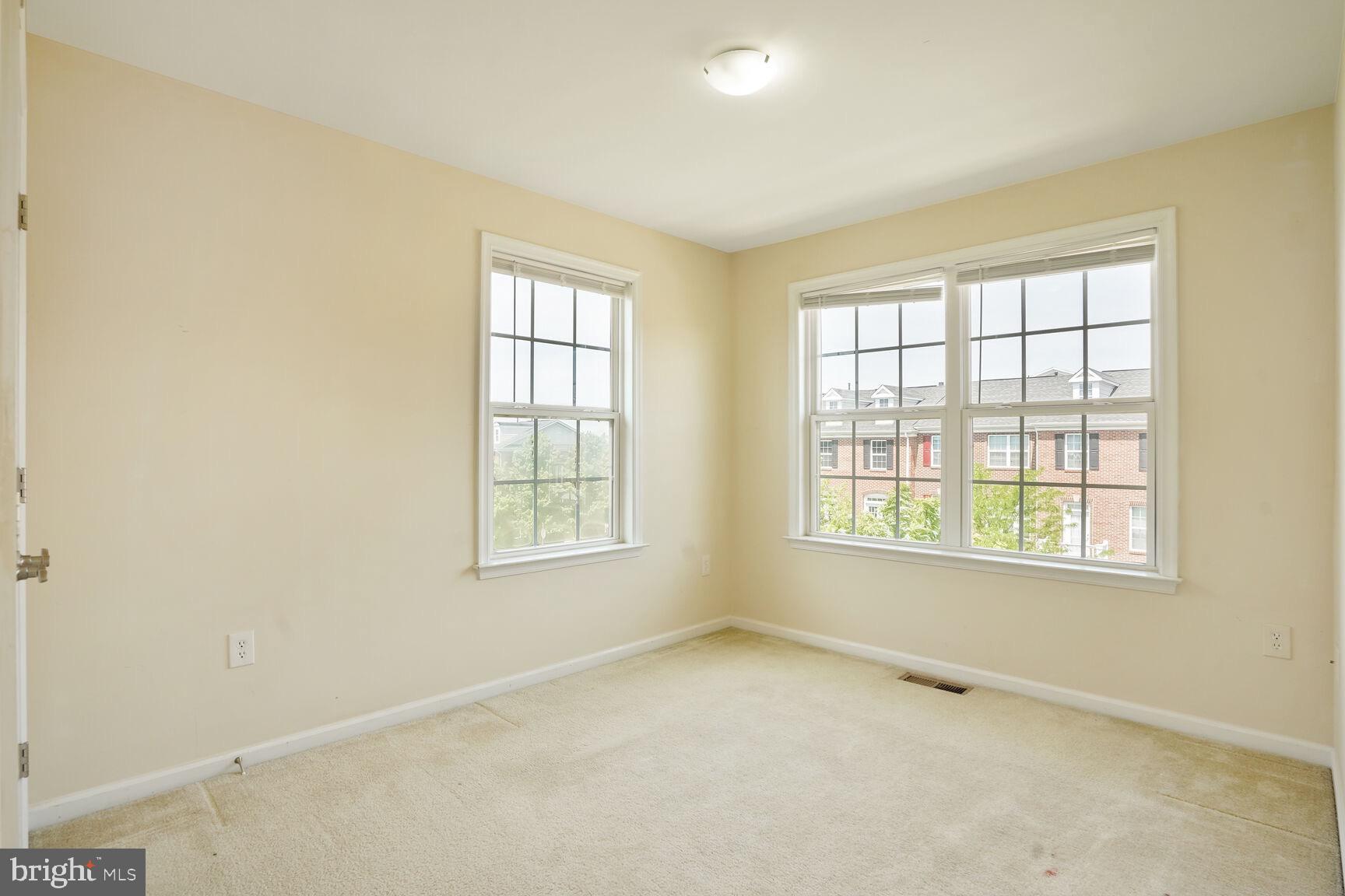 GOOSE CREEK VILLAGE NORTH - Residential Lease