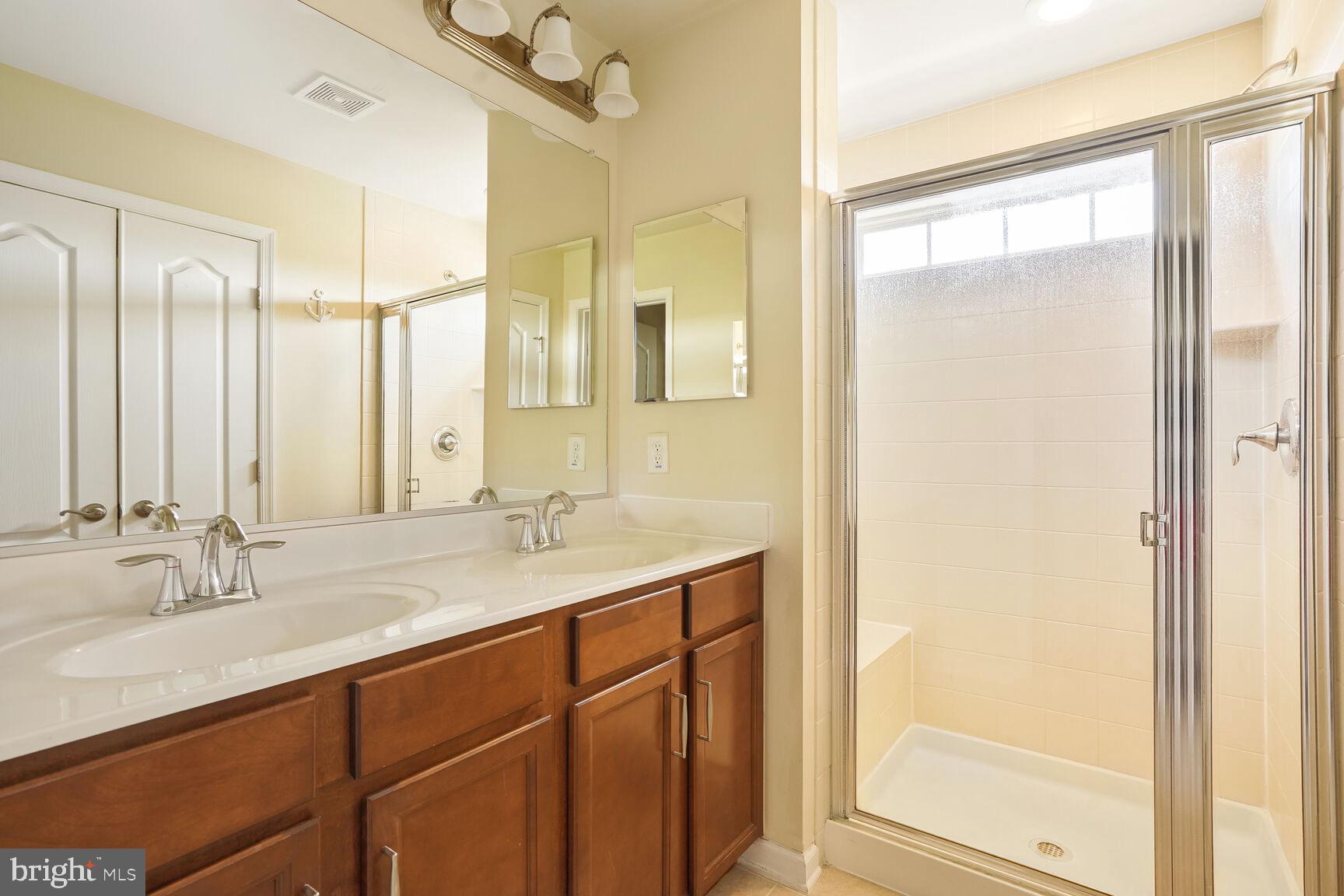 GOOSE CREEK VILLAGE NORTH - Residential Lease