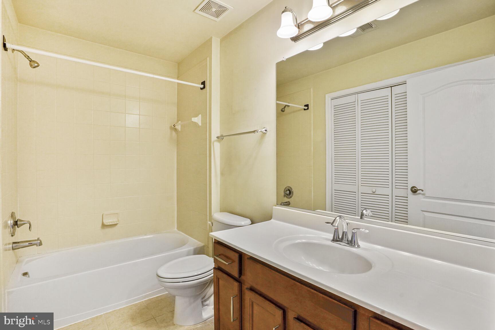 GOOSE CREEK VILLAGE NORTH - Residential Lease