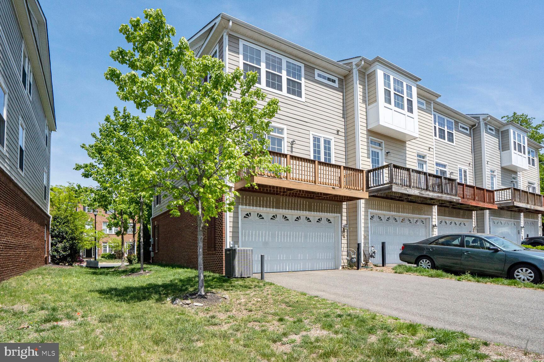 GOOSE CREEK VILLAGE NORTH - Residential Lease