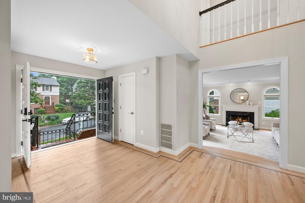 Photo of 6856 Saint Albans Road, MCLEAN, VA 22101 (MLS # VAFX2265352)