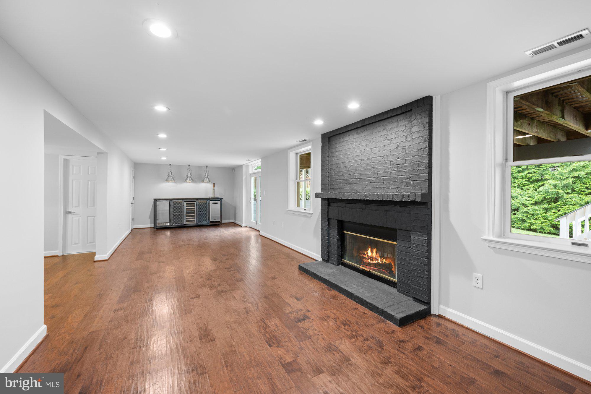 BEVERLY MANOR - Residential