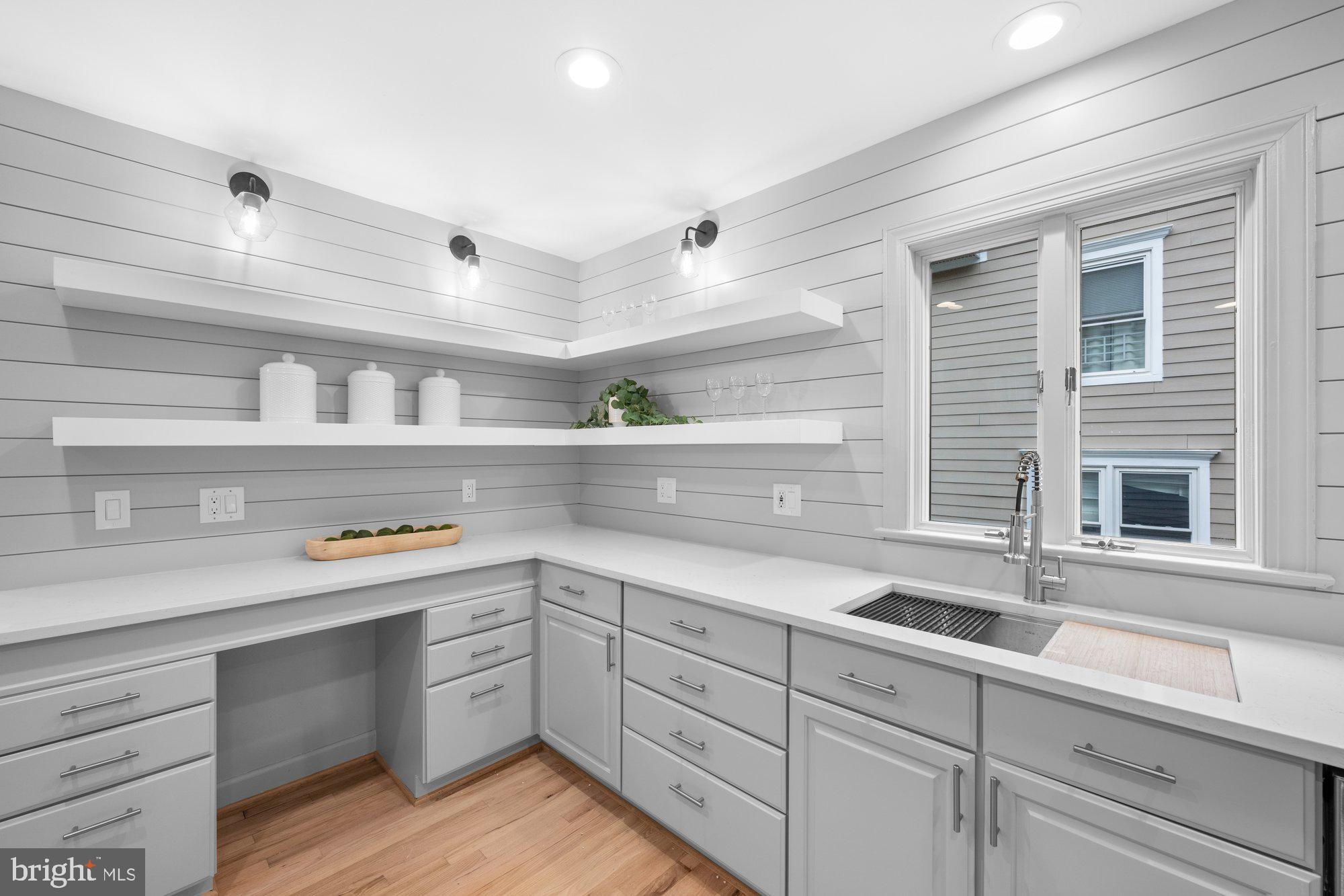 BEVERLY MANOR - Residential