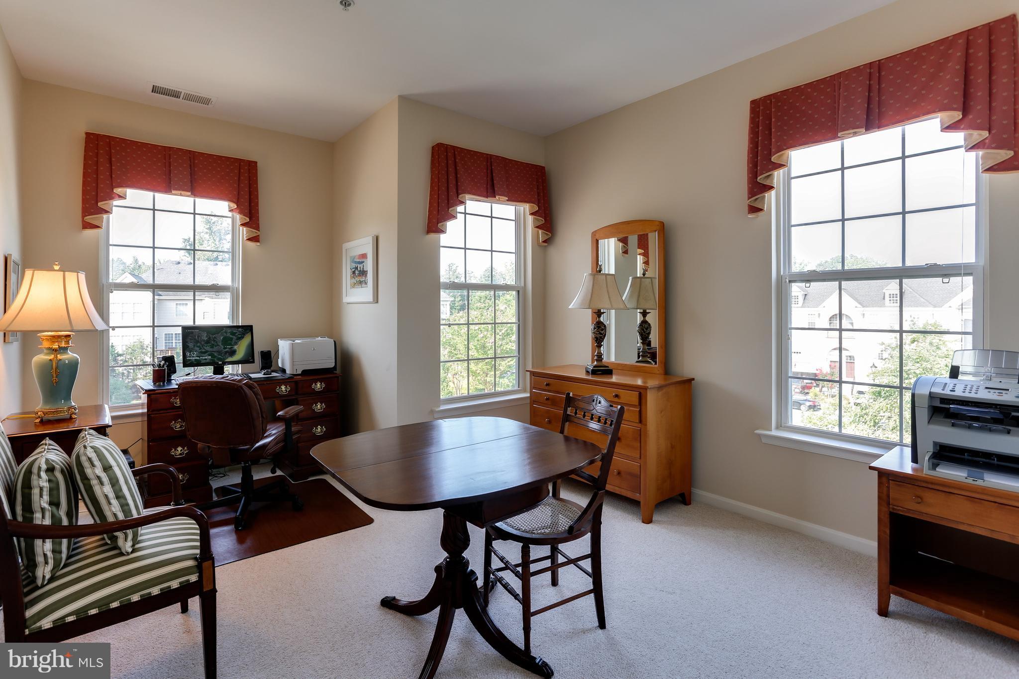 SOUTH RIVER COLONY - Residential