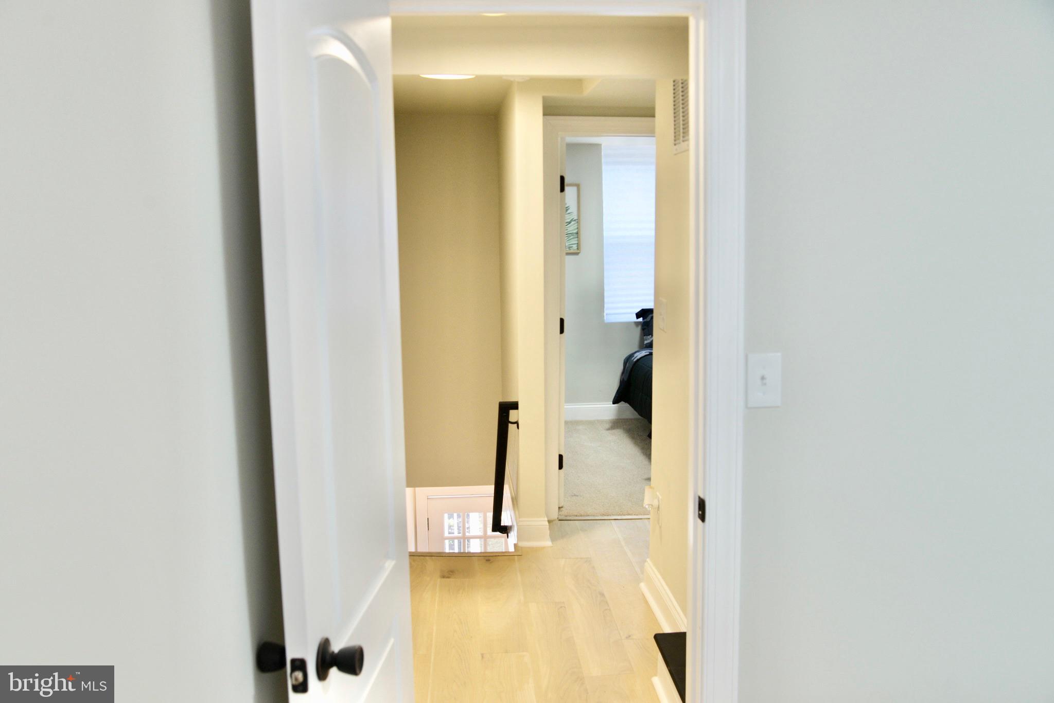 HOLLINS MARKET - Residential