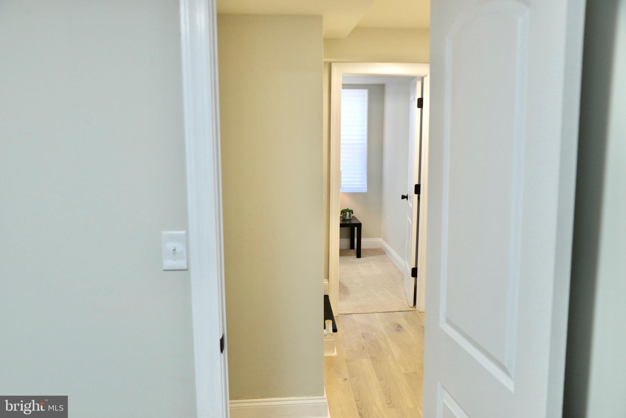 HOLLINS MARKET - Residential