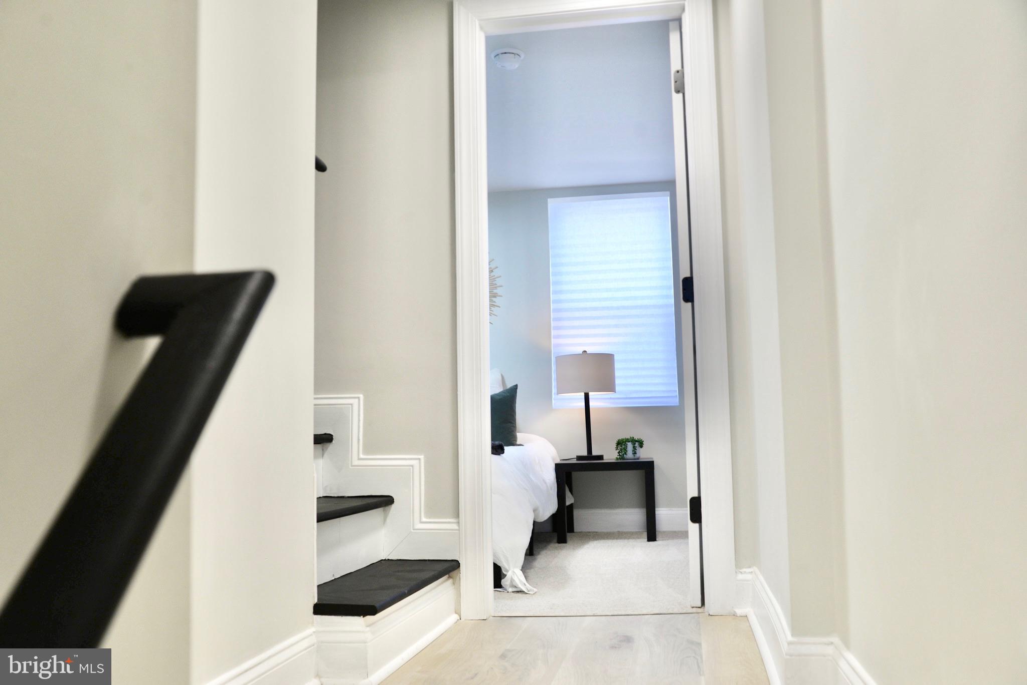 HOLLINS MARKET - Residential