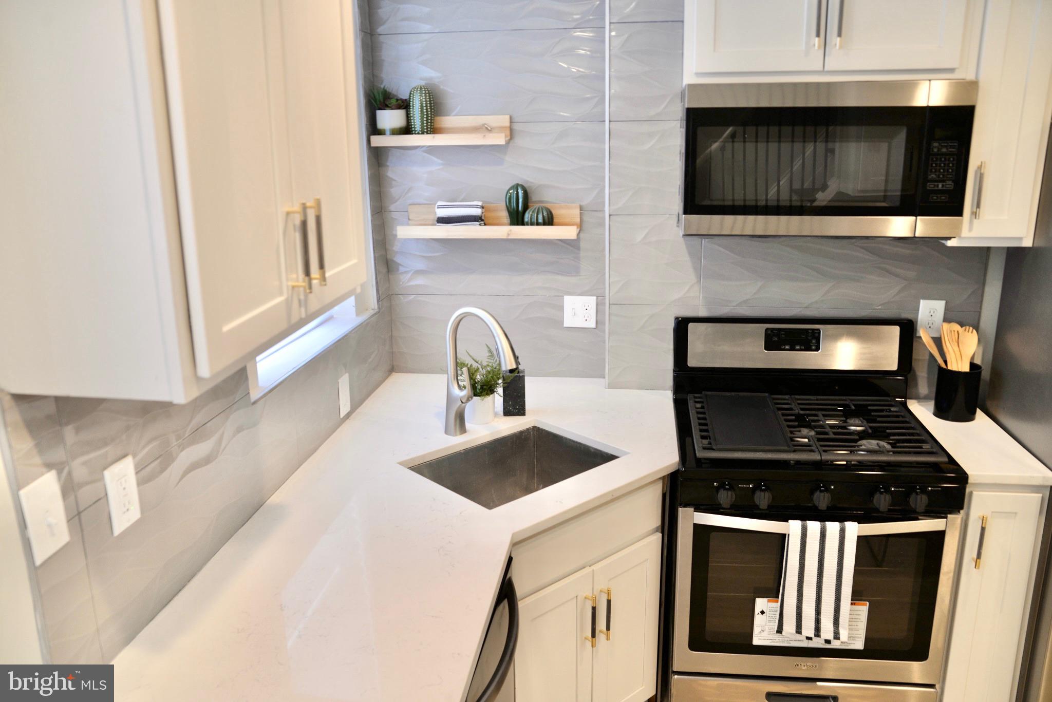 HOLLINS MARKET - Residential