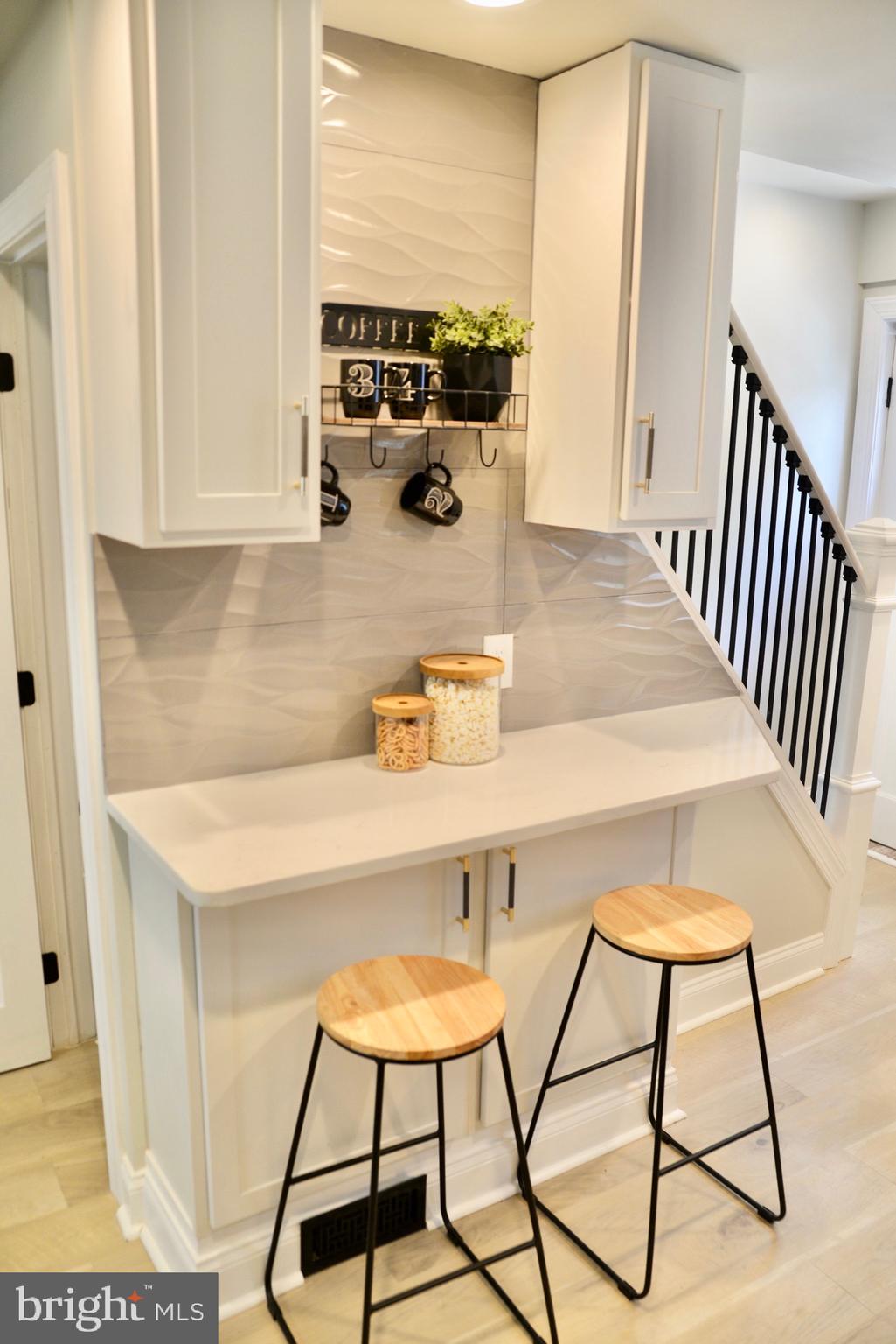 HOLLINS MARKET - Residential