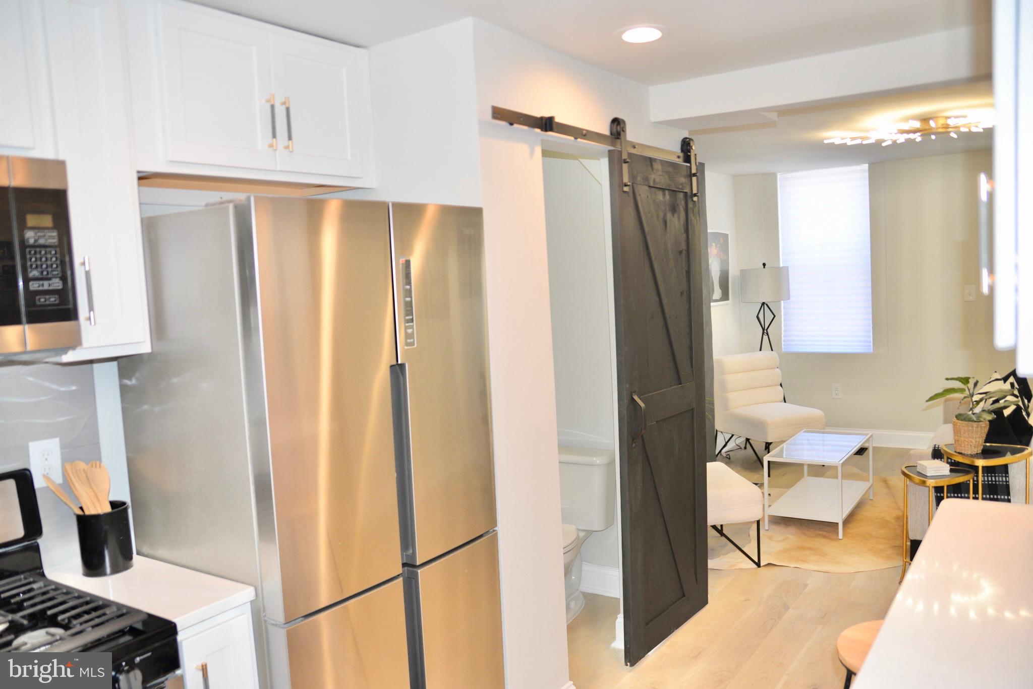 HOLLINS MARKET - Residential