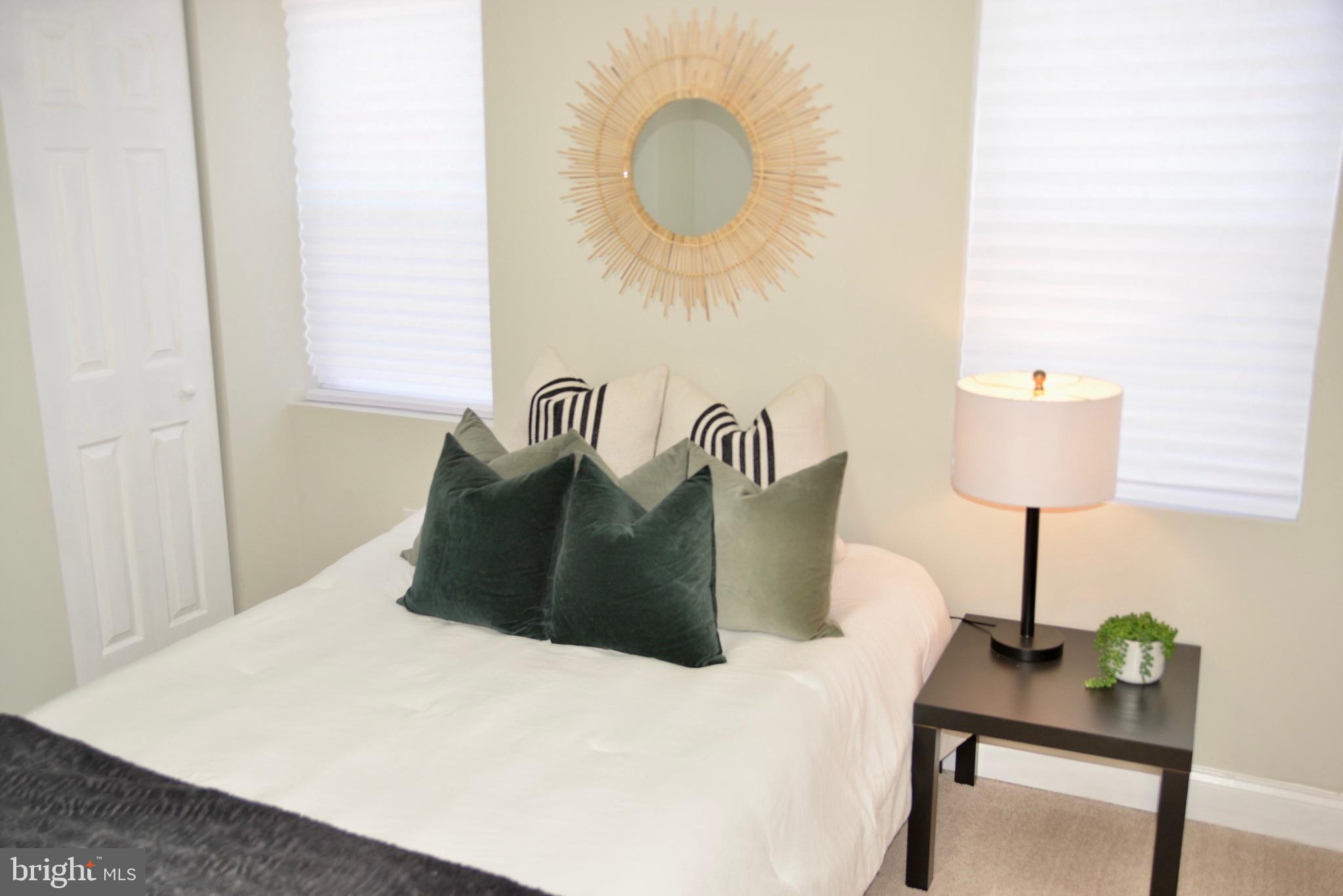 HOLLINS MARKET - Residential