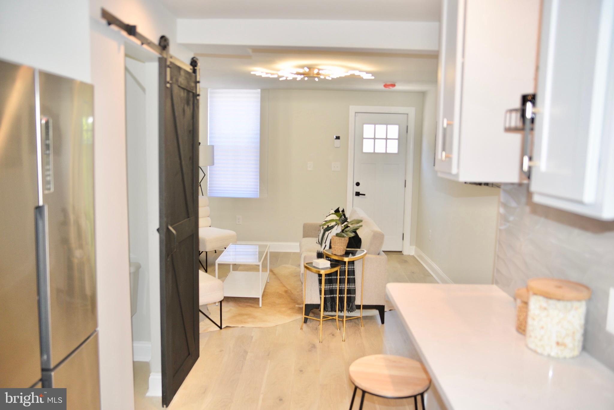 HOLLINS MARKET - Residential