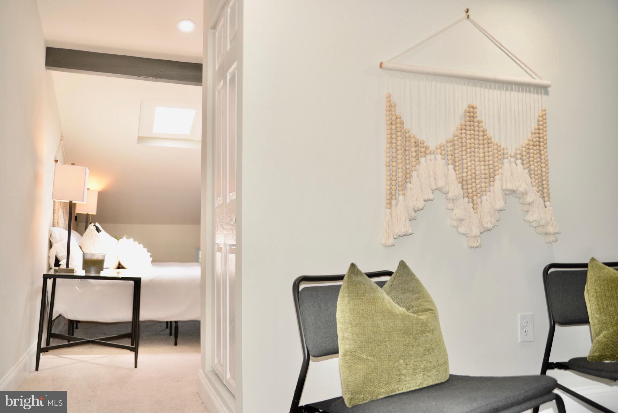 HOLLINS MARKET - Residential