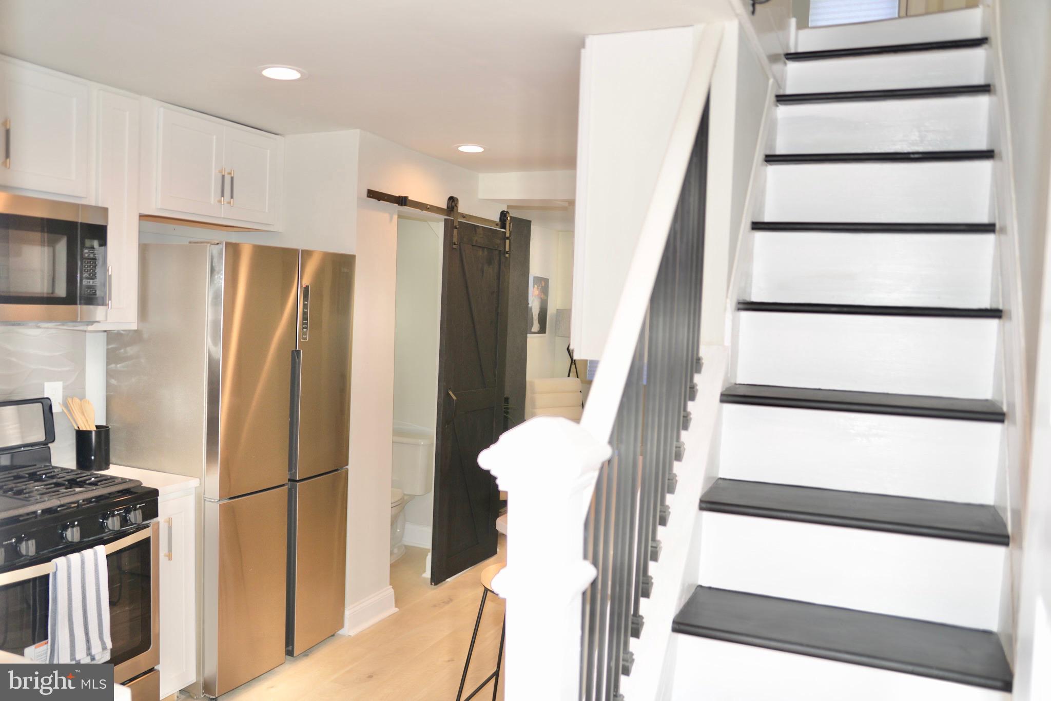 HOLLINS MARKET - Residential