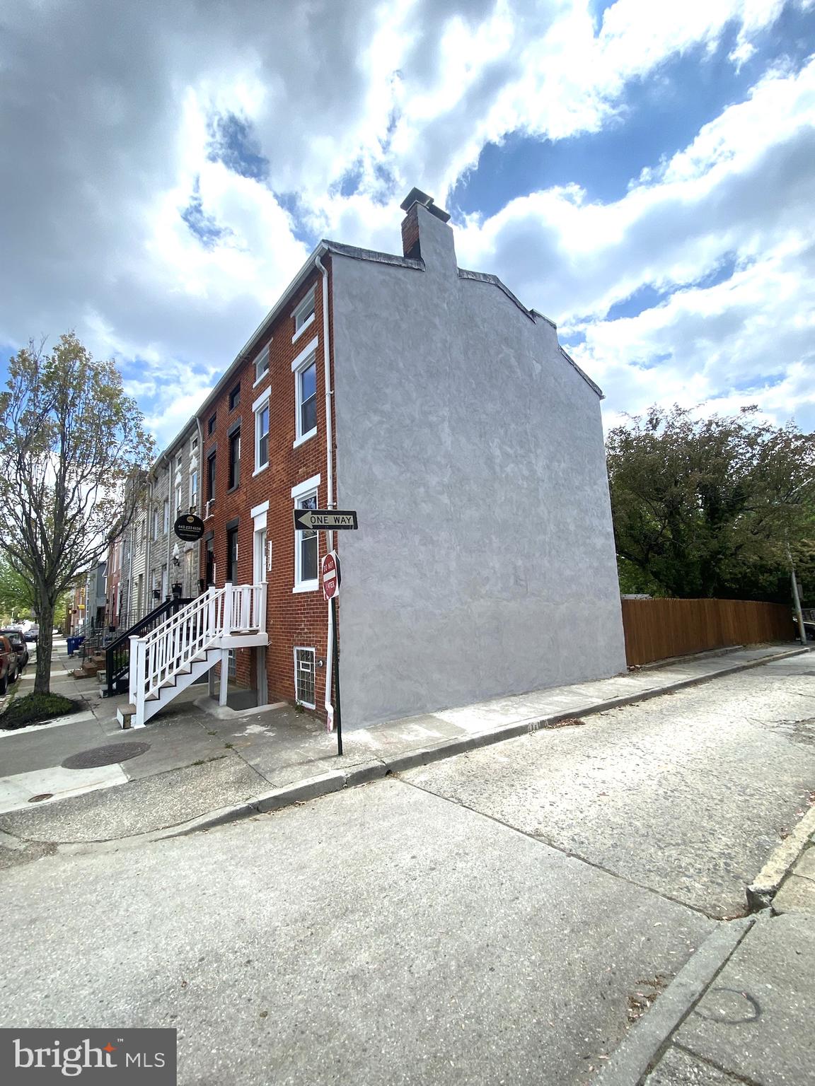 HOLLINS MARKET - Residential