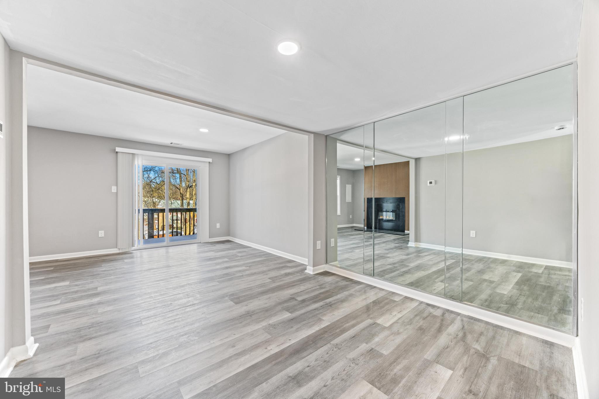 THE HUNTSMAN CONDOMINIUM - Residential Lease