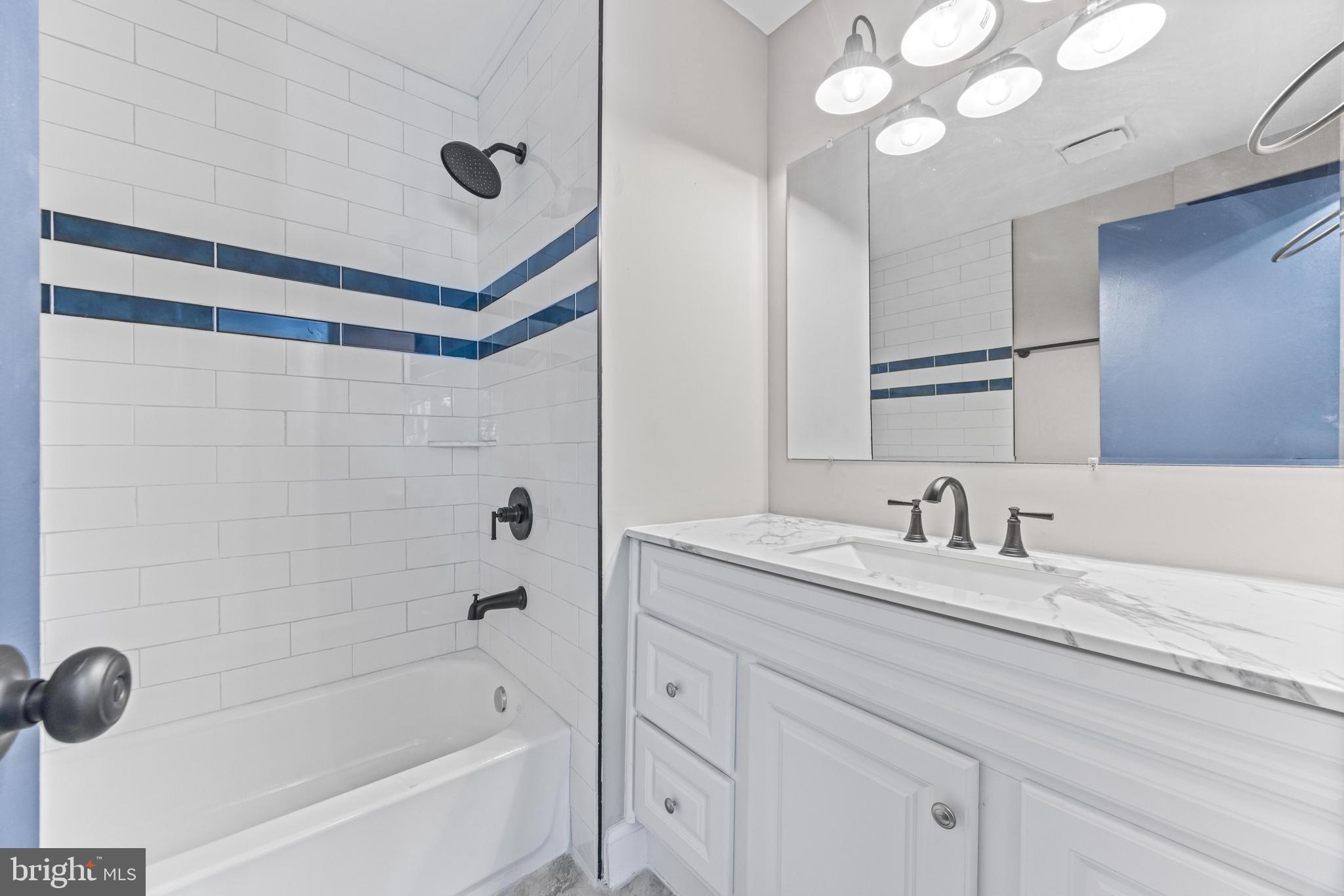 THE HUNTSMAN CONDOMINIUM - Residential Lease