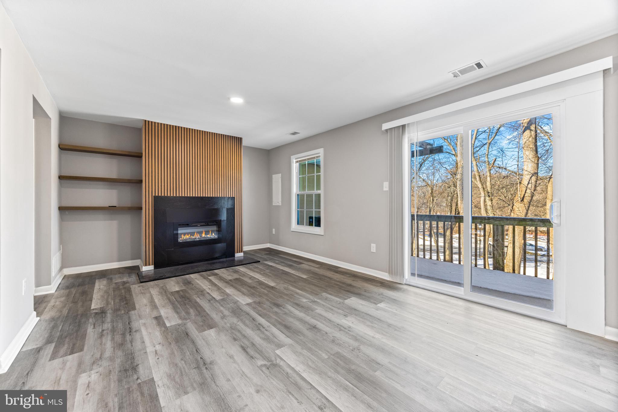 THE HUNTSMAN CONDOMINIUM - Residential Lease