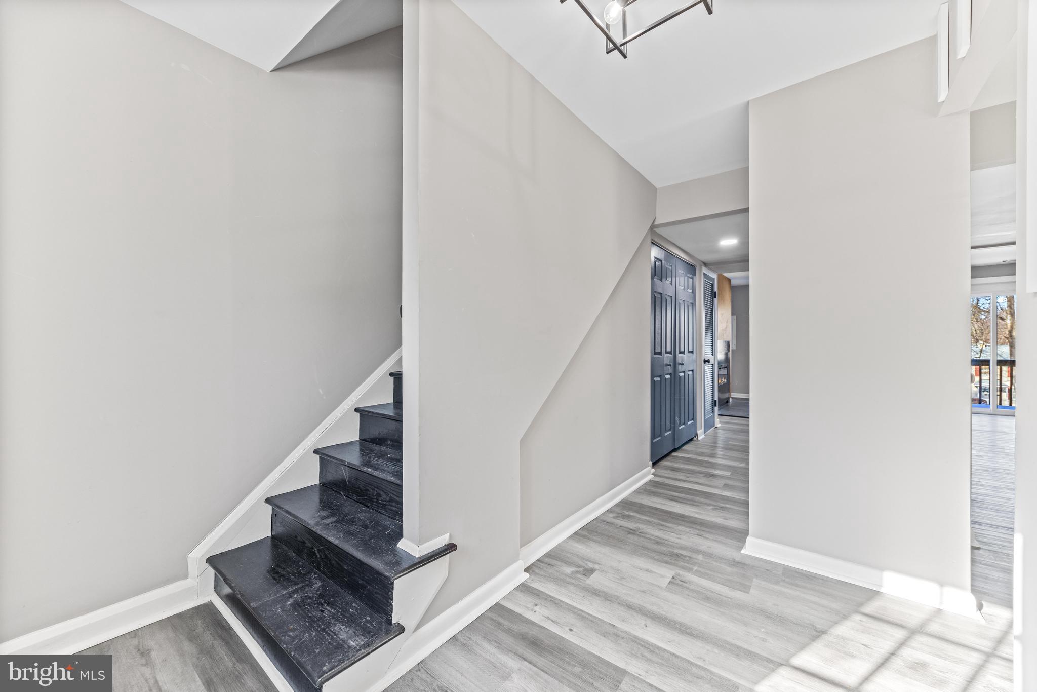 THE HUNTSMAN CONDOMINIUM - Residential Lease