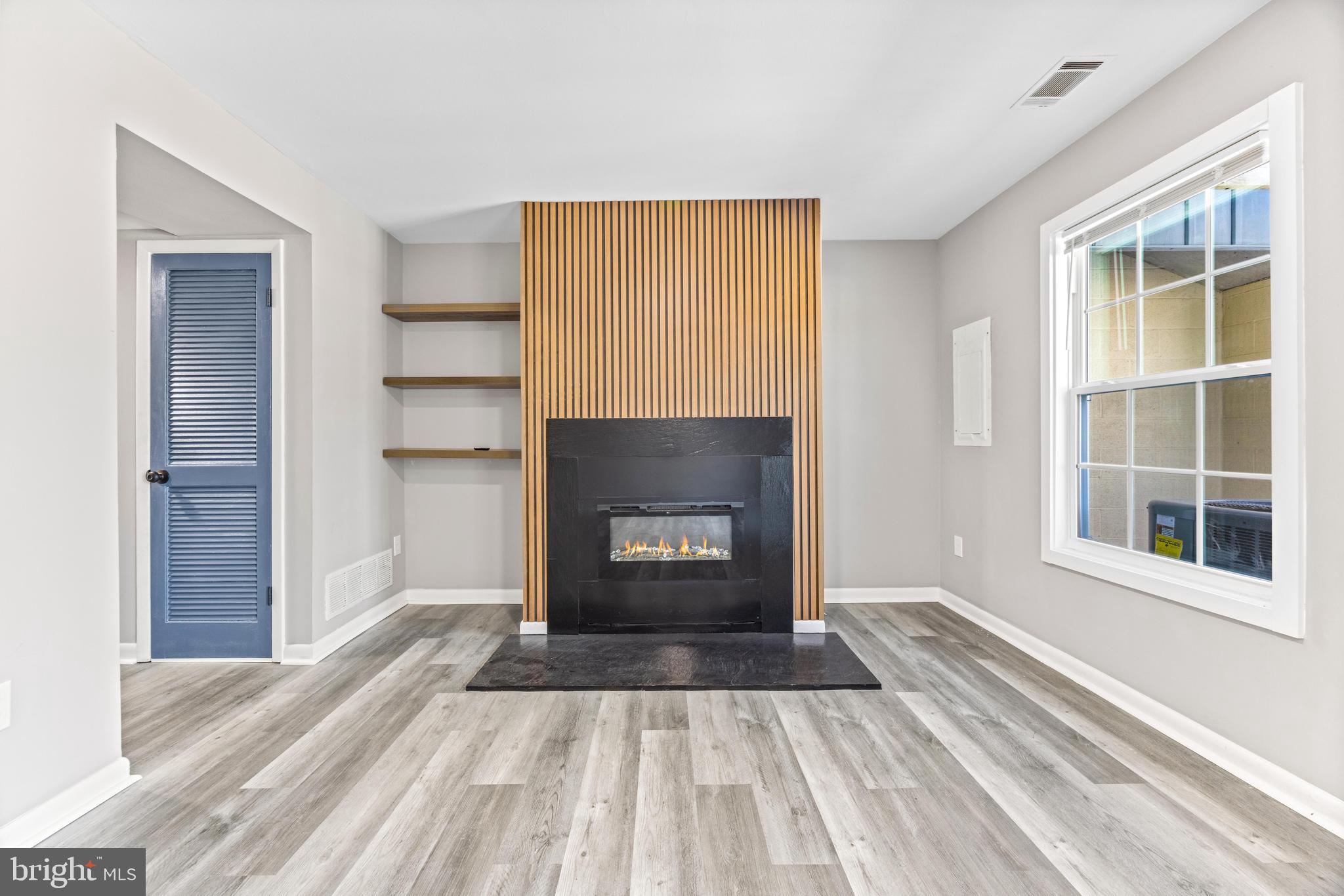 THE HUNTSMAN CONDOMINIUM - Residential Lease