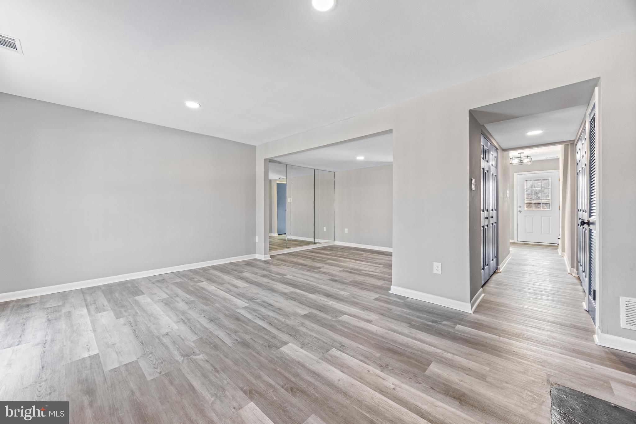 THE HUNTSMAN CONDOMINIUM - Residential Lease