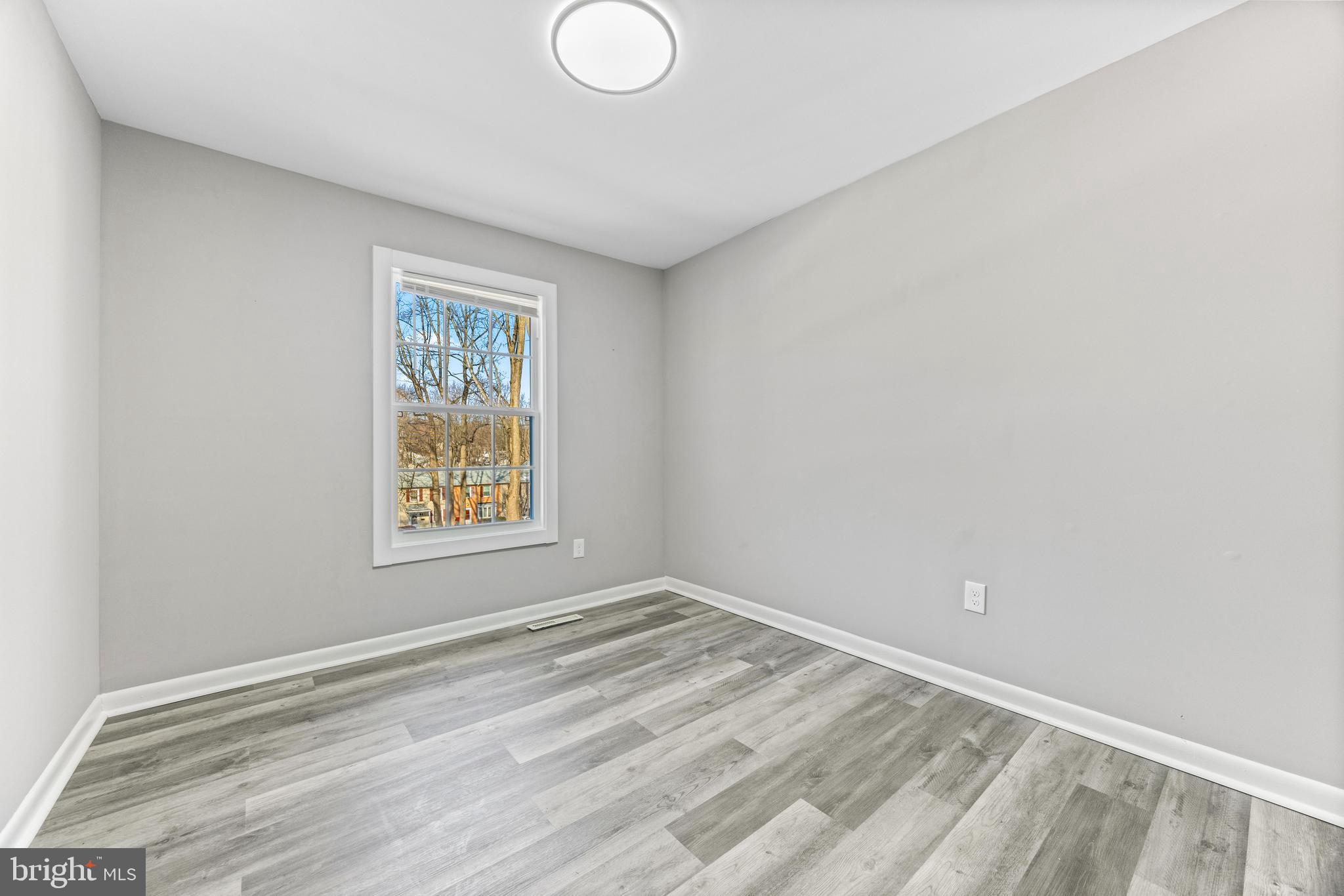 THE HUNTSMAN CONDOMINIUM - Residential Lease