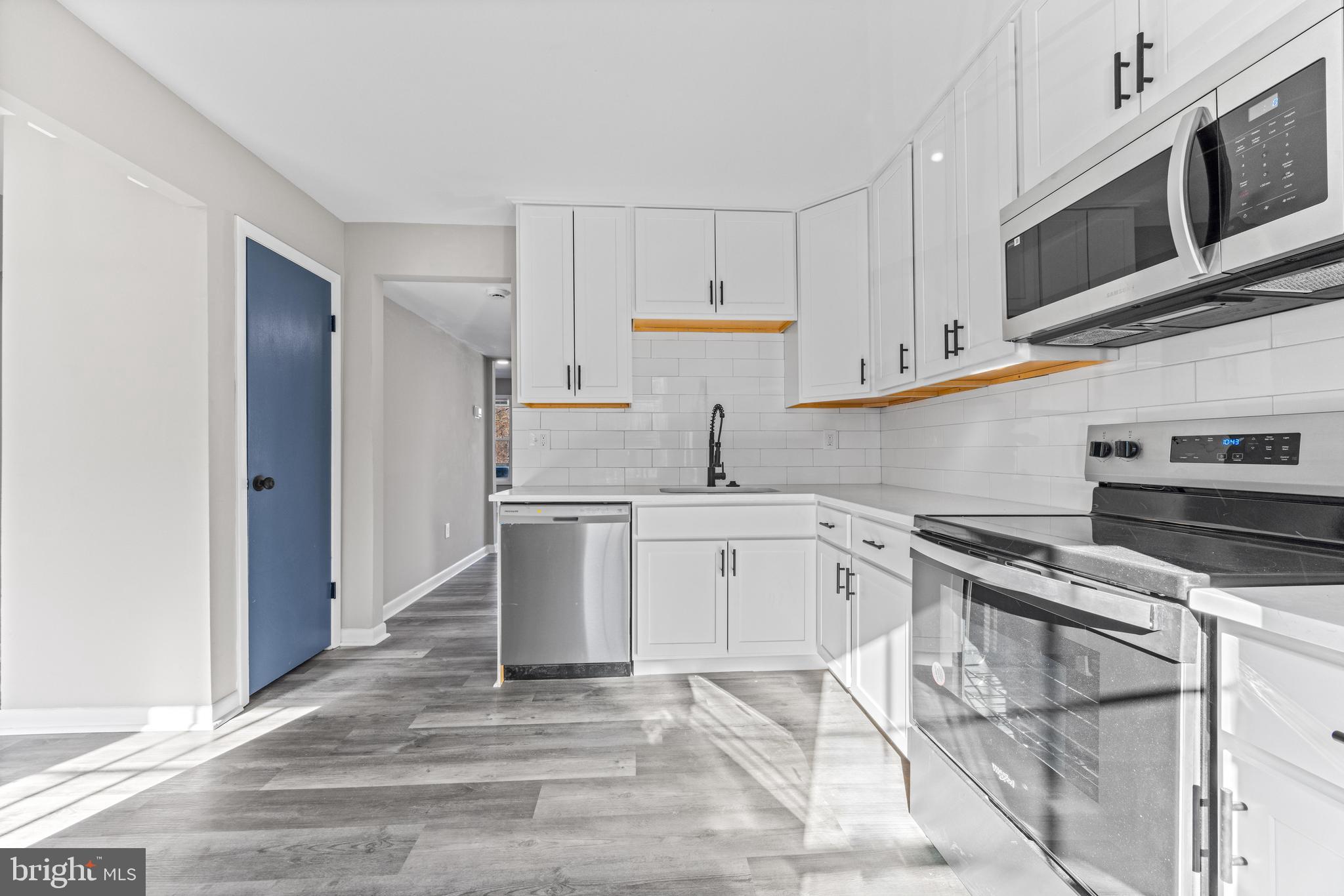 THE HUNTSMAN CONDOMINIUM - Residential Lease