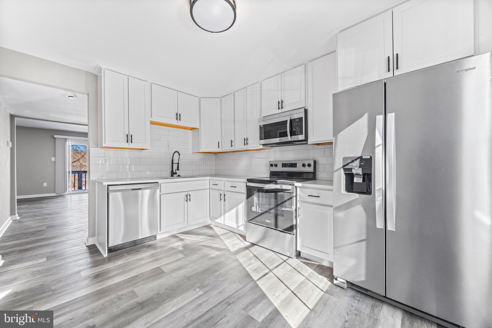 THE HUNTSMAN CONDOMINIUM - Residential Lease