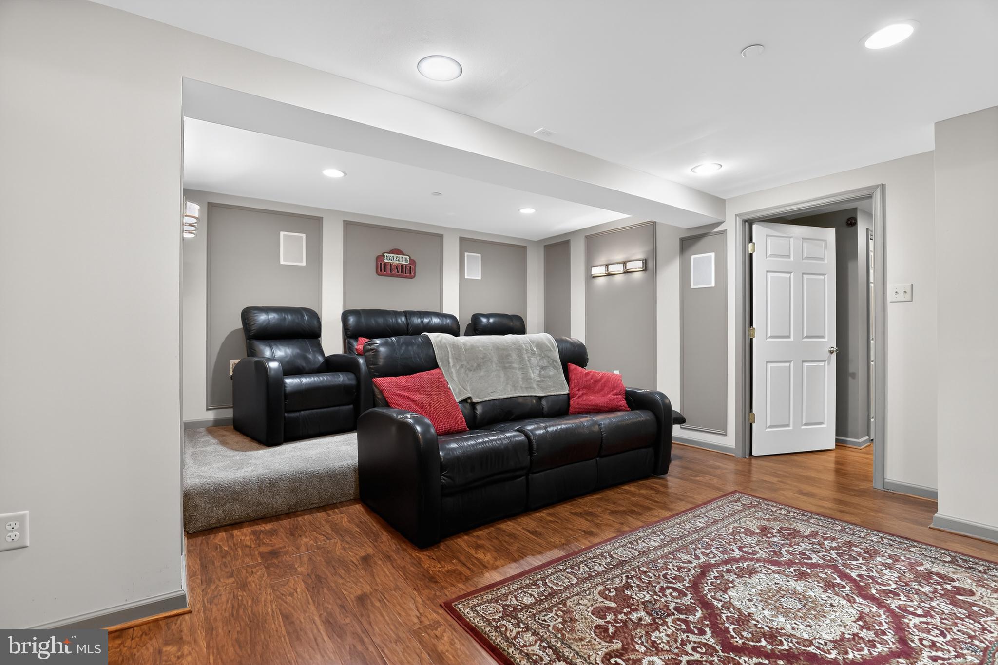 SOMERSET WALK - Residential